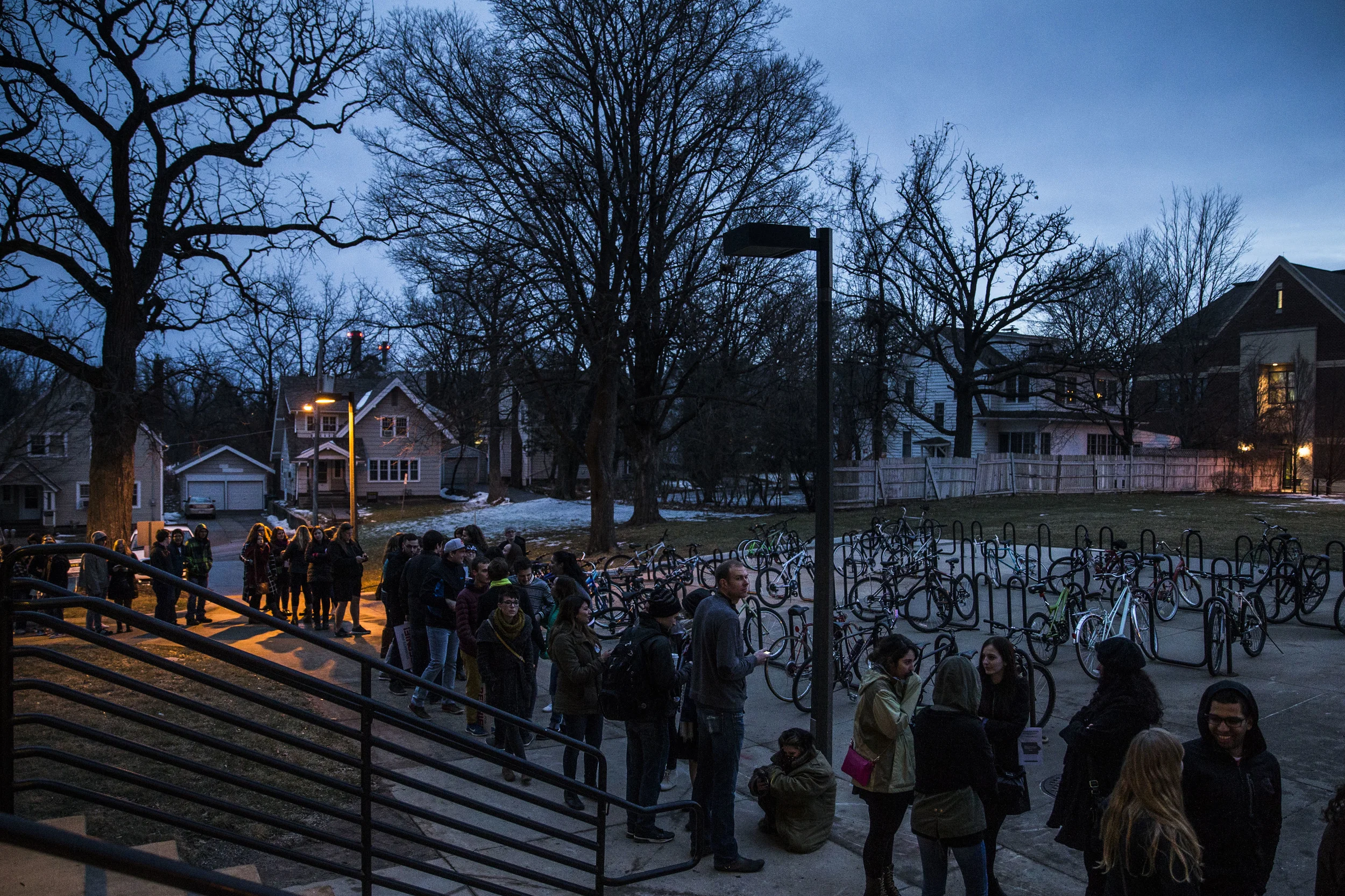 People line up for Bernie's rally