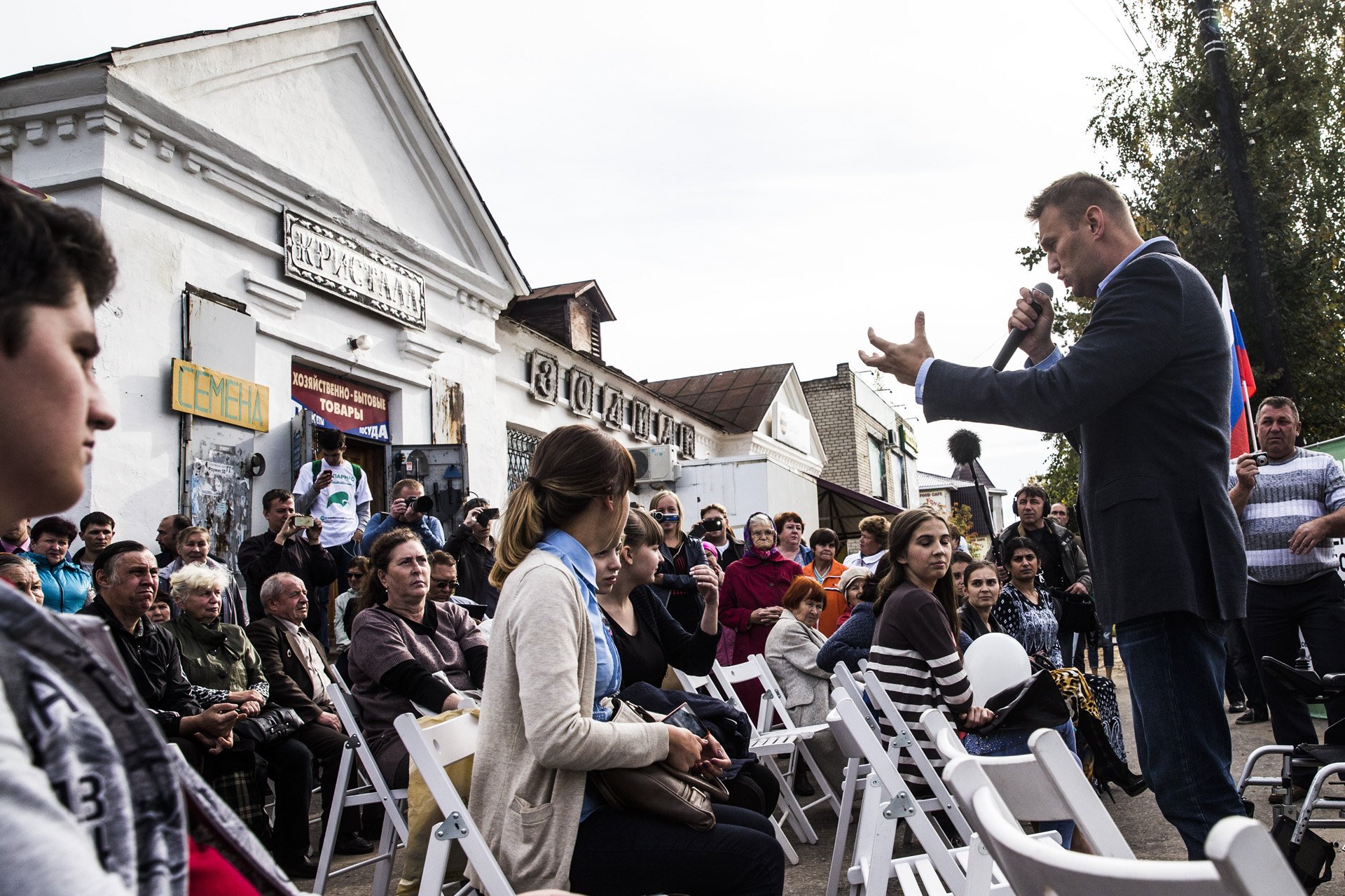  Alexey Navalny speaks to locals in Sharya, a Russian town of 35 thousand some 660 kilometers from Moscow, on September 4, 2015. After Russia annexed Crimea in 2014, the opposition movement hit a new low. Navalny was then supporting a liberal party P