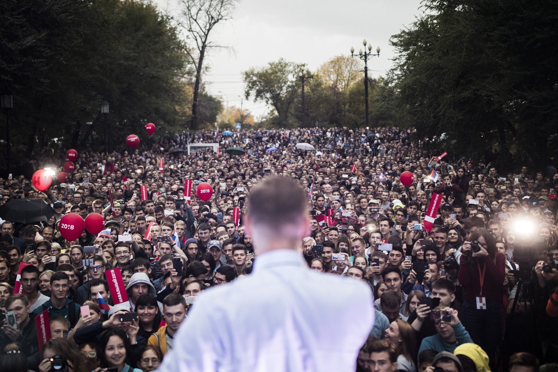  Alexey Navalny speaks to thousands of locals in Khabarovsk, Russia, some 8300 kilometers from Moscow, on September 24, 2017. For the first time in modern Russian politics, Navalny’s insurgent campaign was meant to last for 18 months and have the can