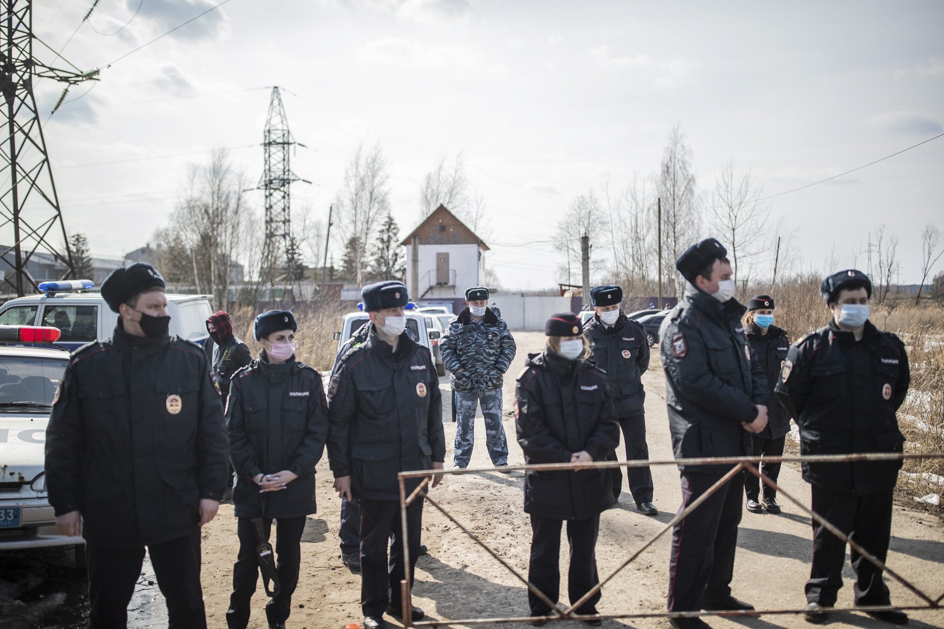  Police forces are seen in front of the gates of a penal colony in Pokrov, some 104 kilometers from Moscow, on April 6 2021. Alexey Navalny was sent to a colony known for its harsh terms. He was suffering from severe pain but was denied a medical exa