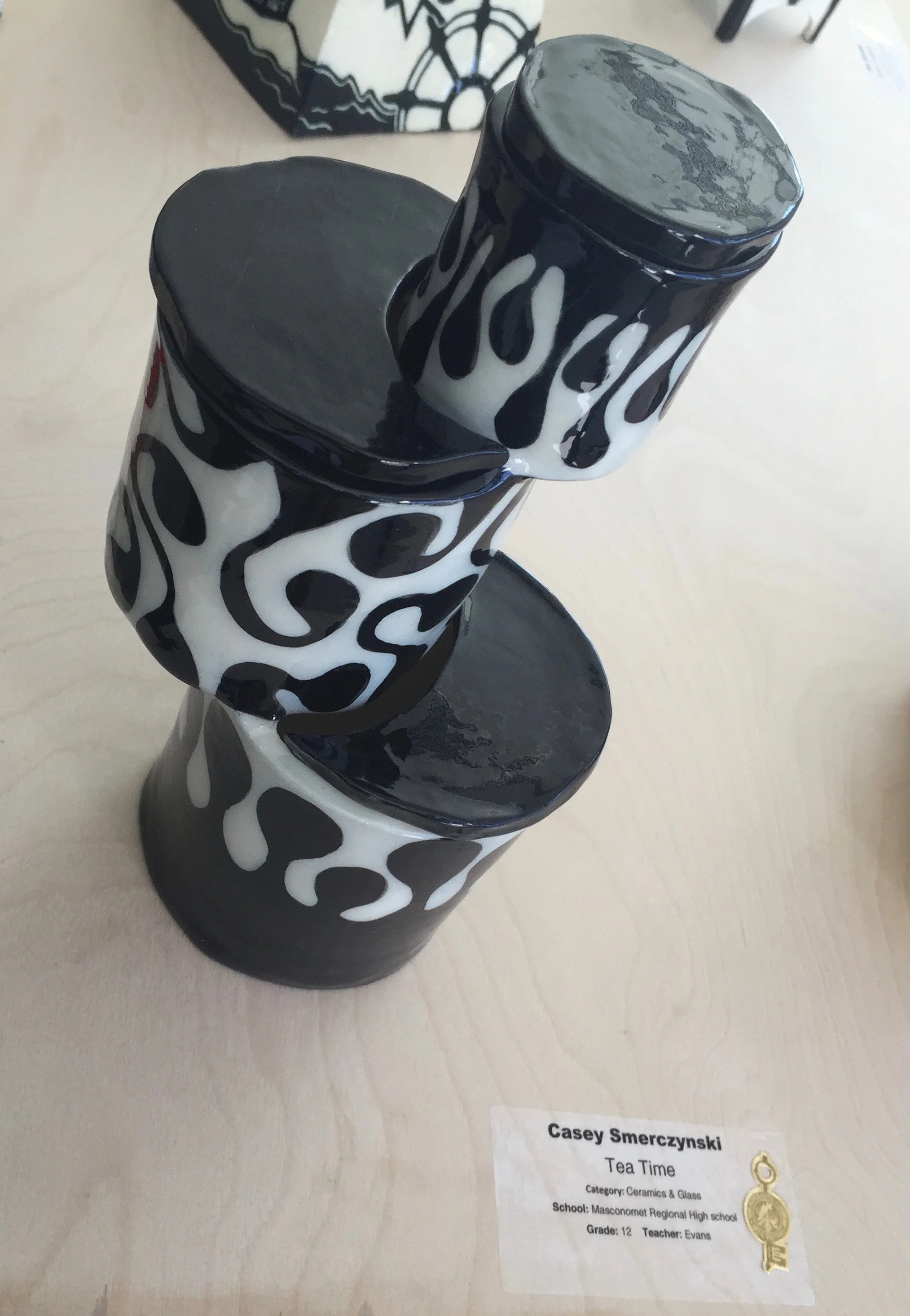 Ceramic dynamic tea cups