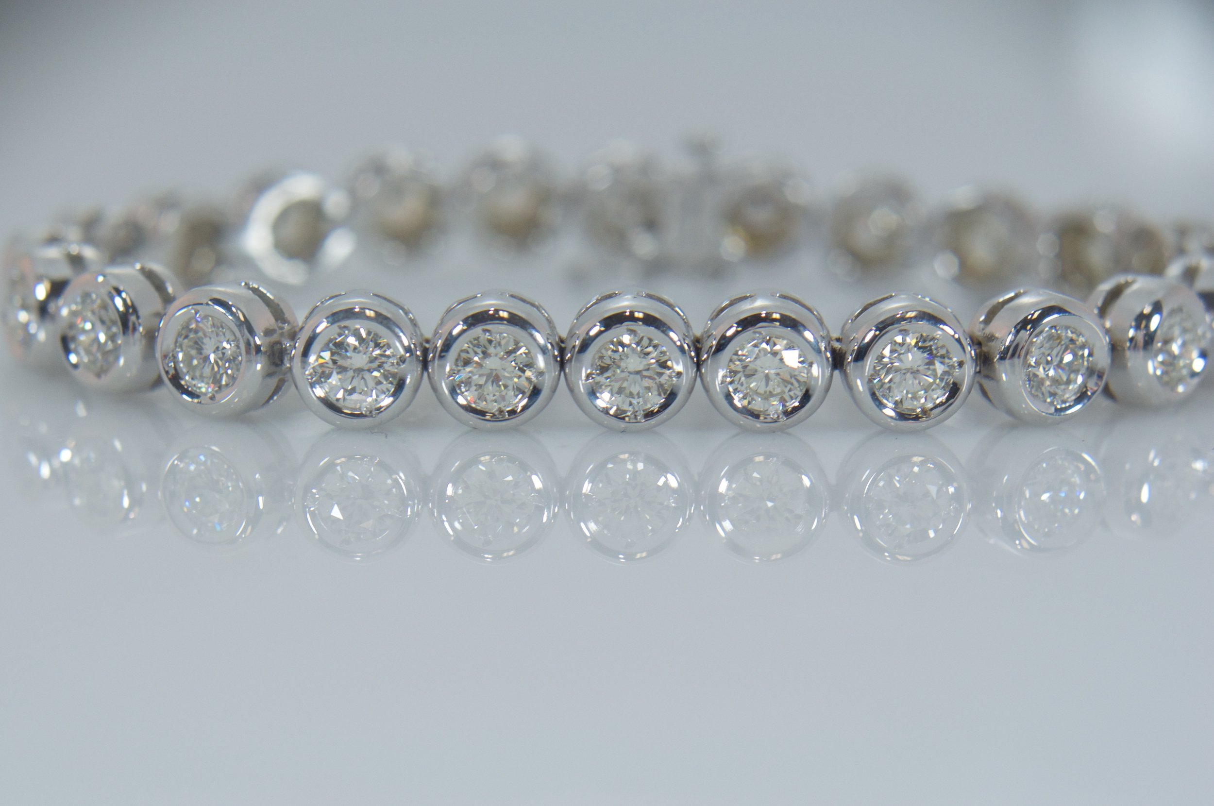 Bezel diamond tennis bracelet