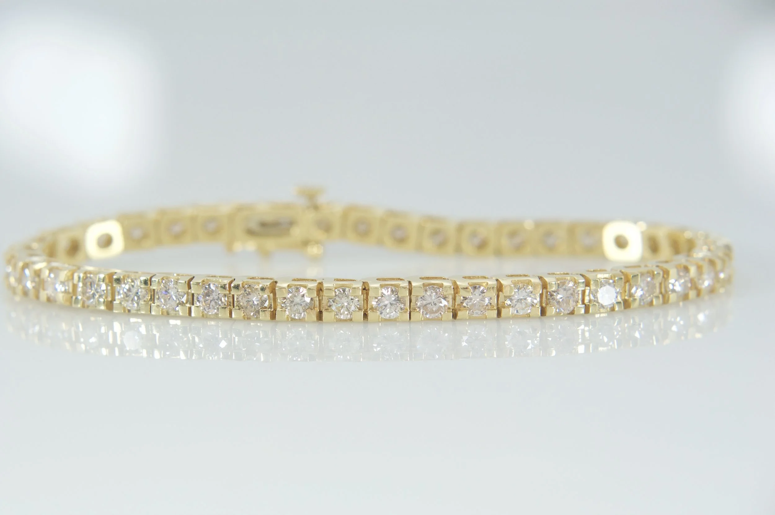 Diamond tennis bracelet 