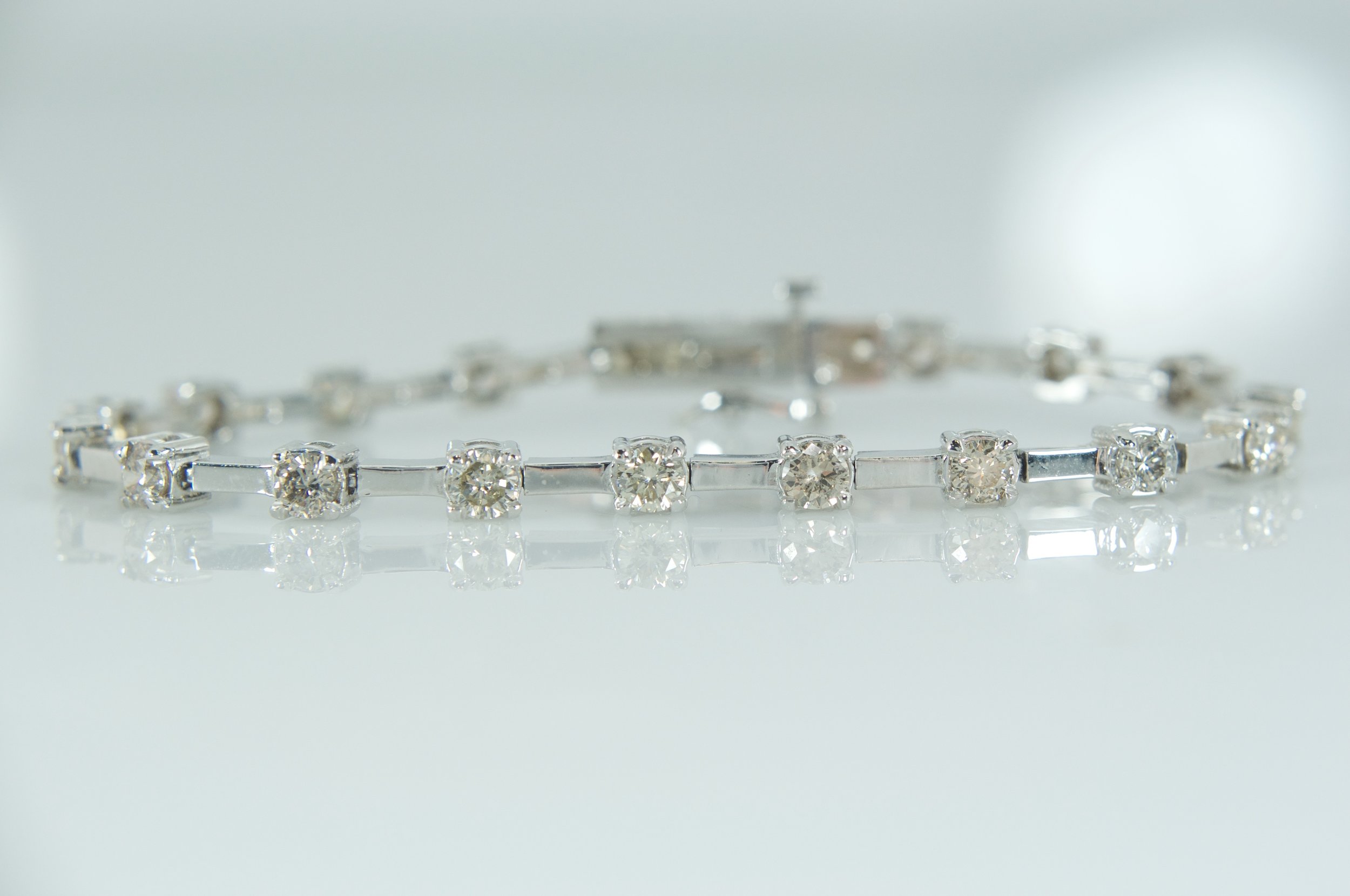 Diamond tennis bracelet 