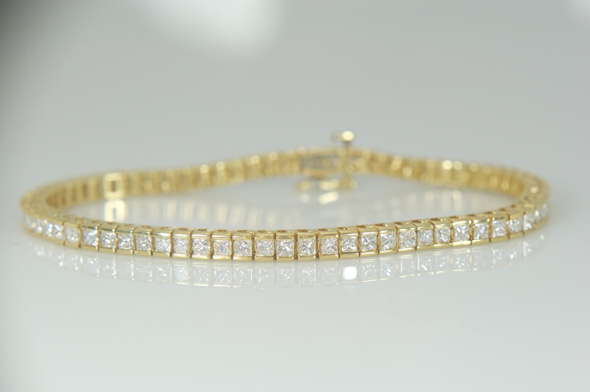 Diamond tennis bracelet 