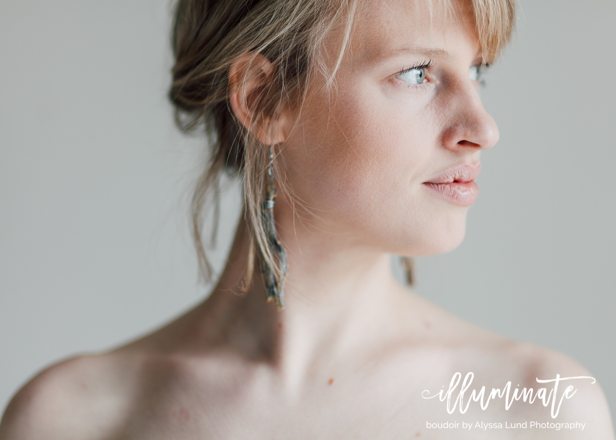 Amanda's elegant boudoir portraits were captured in my apartment studio here in Uptown, Minneapolis