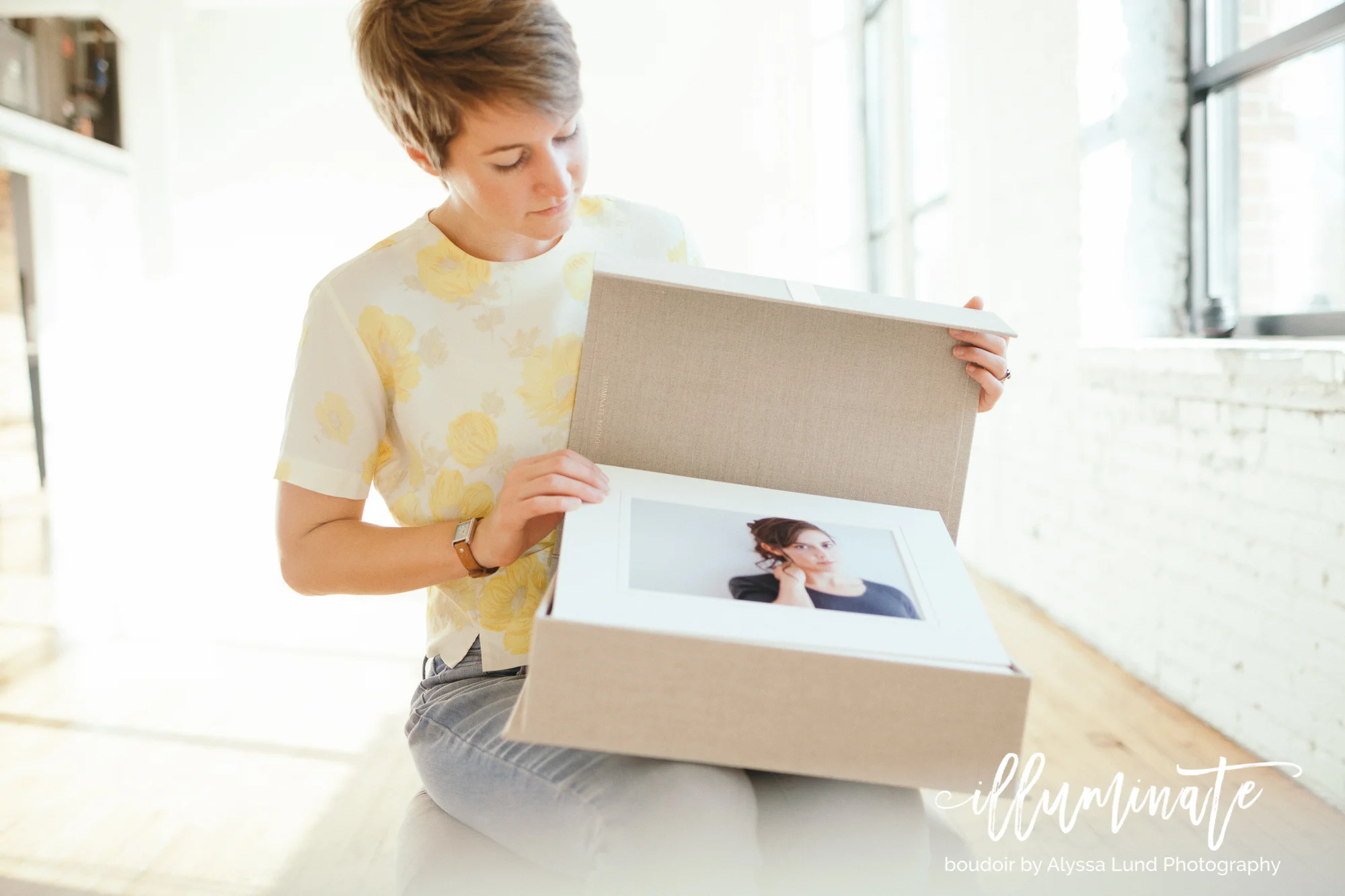See your boudoir portraits the same day as your session! 