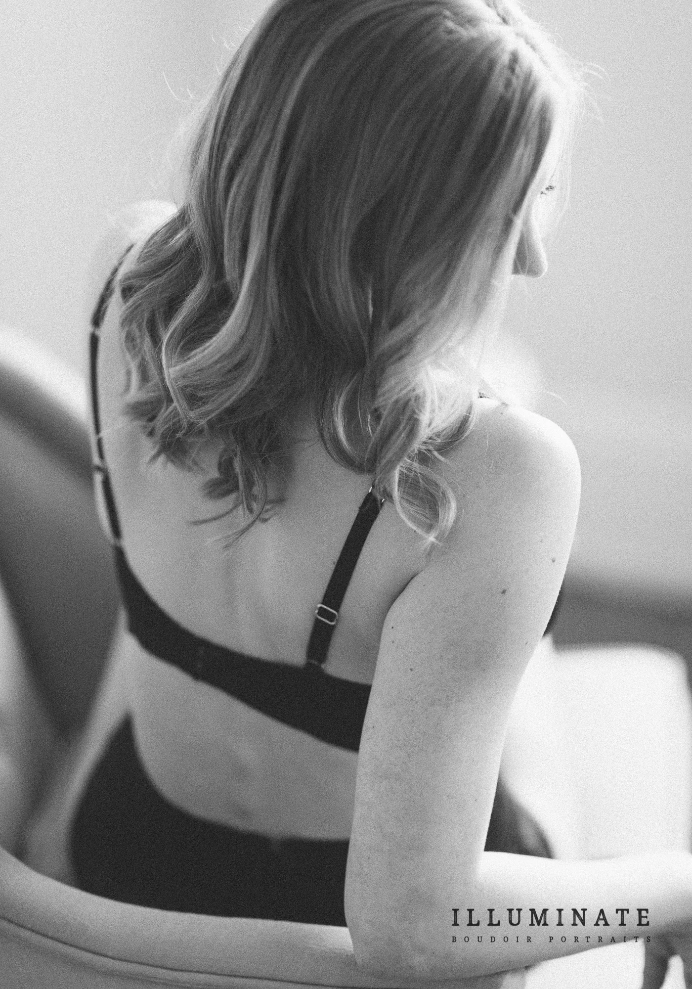 modern Minneapolis boudoir portraits-05.jpg