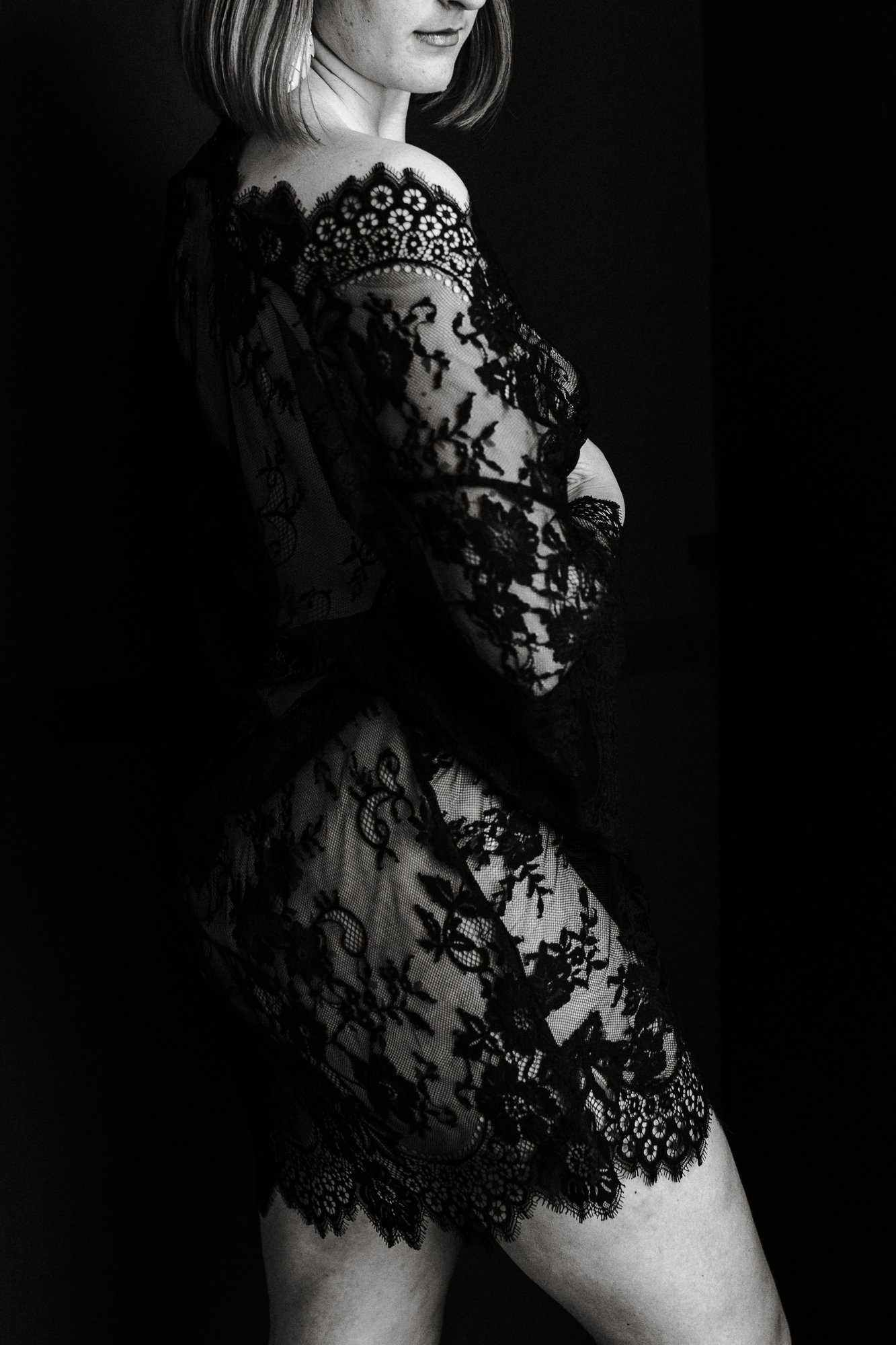 Artistic minmalist boudoir portraits by Illuminate Boudoir-09.jpg