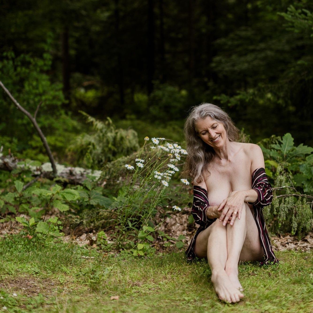 I cried tiny happy tears as I read Mary&rsquo;s note after her outdoor boudoir session last month. Here&rsquo;s one snippet that gave me goosebumps: ⁠
⁠
&ldquo;[My partner] asked whether I felt empowered with the session and results. A better choice 