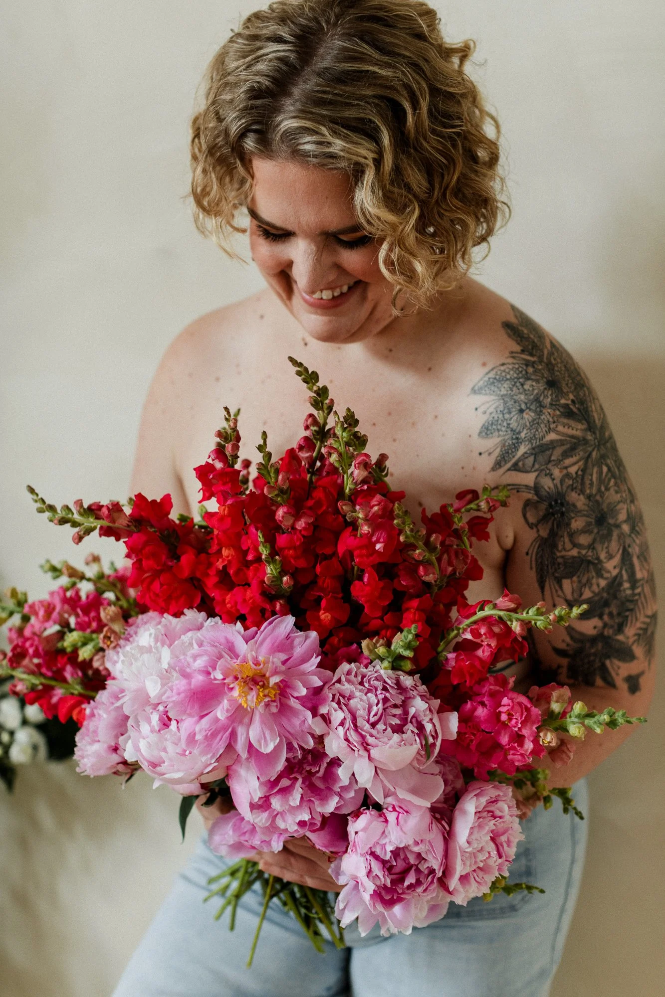 happy boudoir photography with flowers-02.jpg
