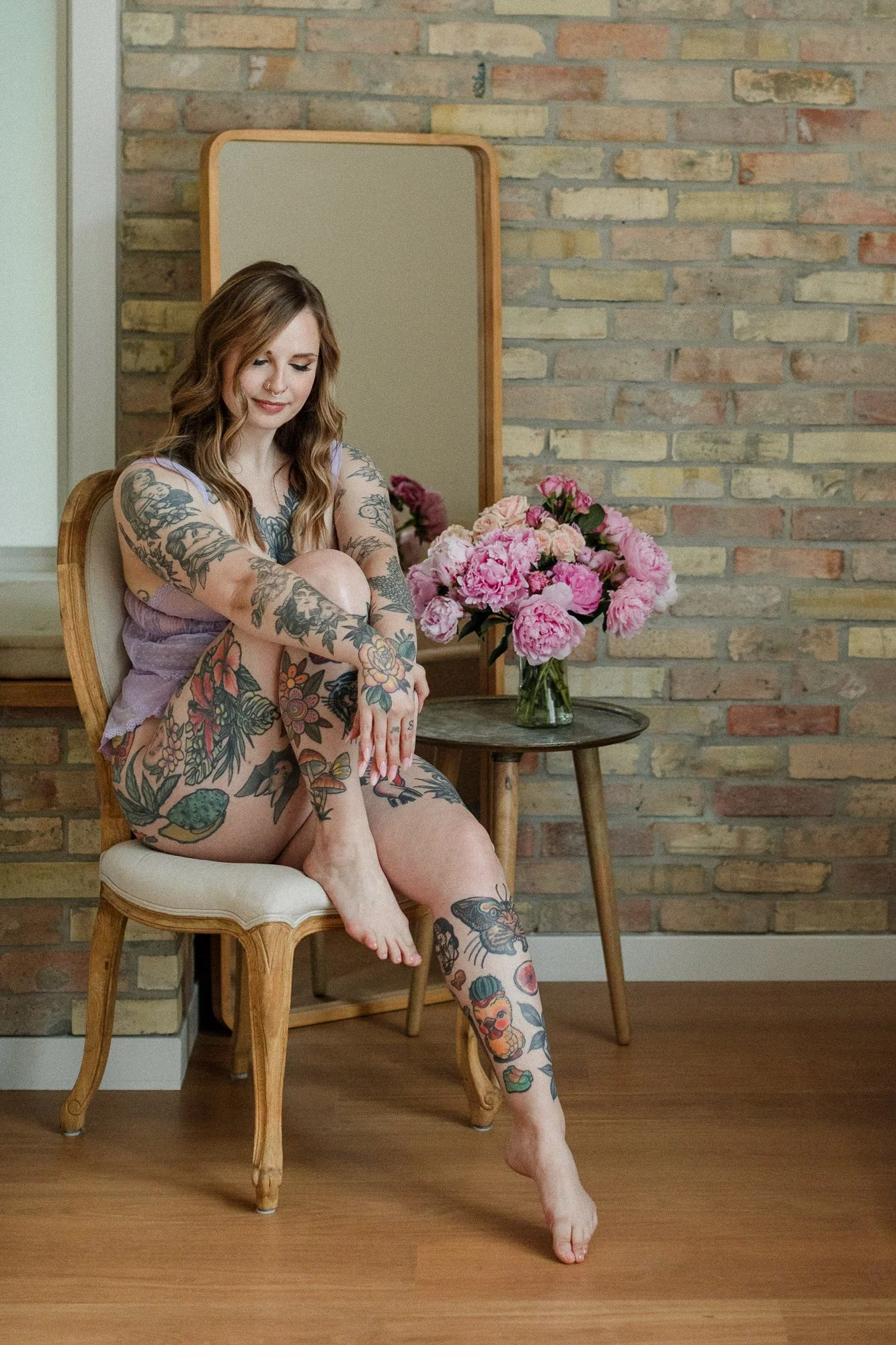 romantic happy boudoir photography with flowers-01.jpg