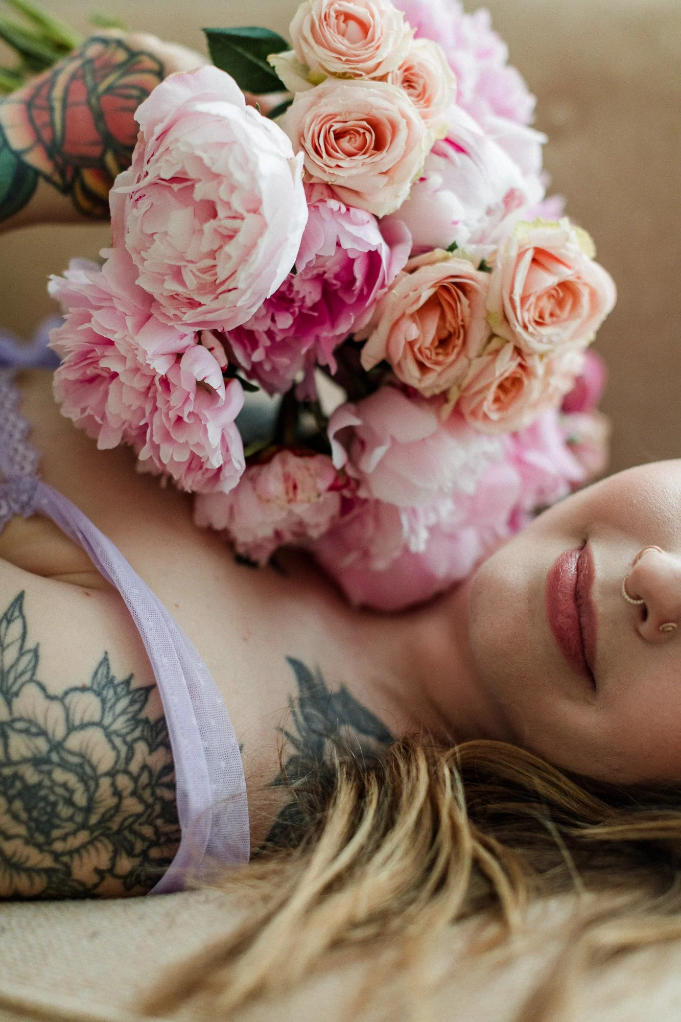 romantic happy boudoir photography with flowers-04.jpg