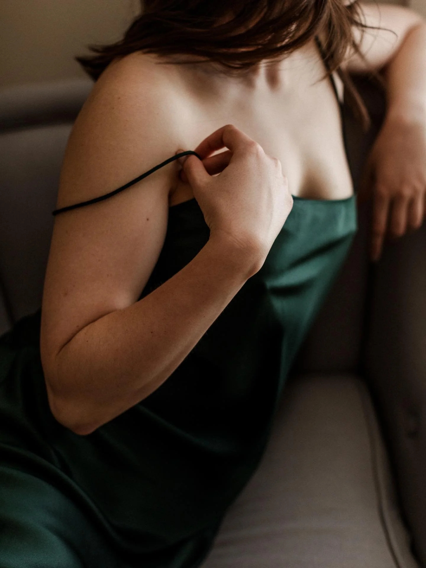 Julia&rsquo;s positive feedback after her boudoir session transported me right back to the moment I decided to start a boudoir photography business... ⁠
⁠
Here&rsquo;s what she wrote: &ldquo;After years of feeling insecure and down about myself in ph