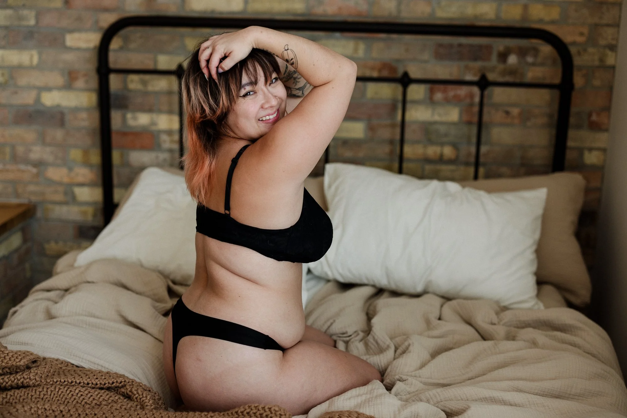 artistic fat-positive boudoir photography by Illuminate Boudoir-16.jpg