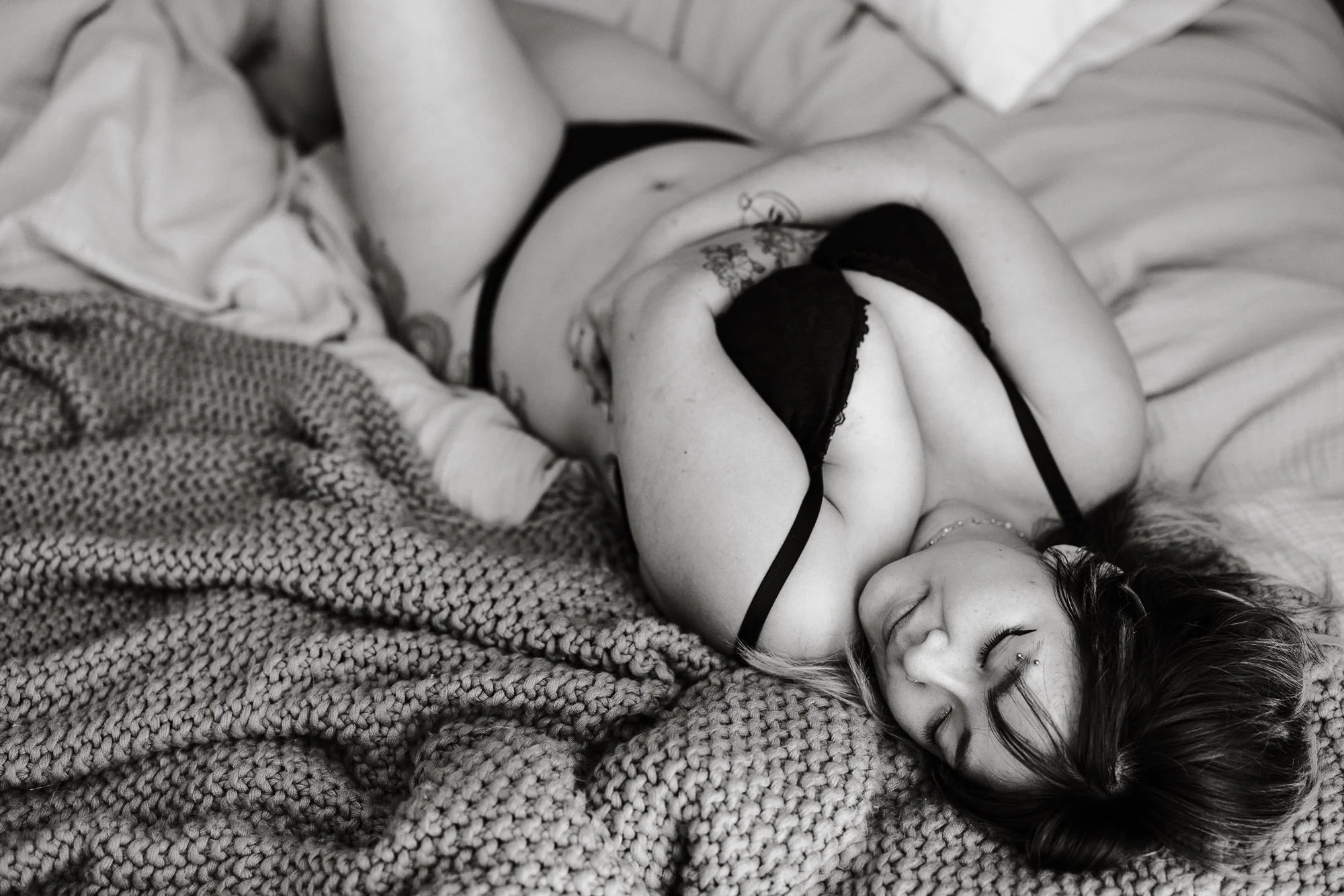 artistic fat-positive boudoir photography by Illuminate Boudoir-19.jpg