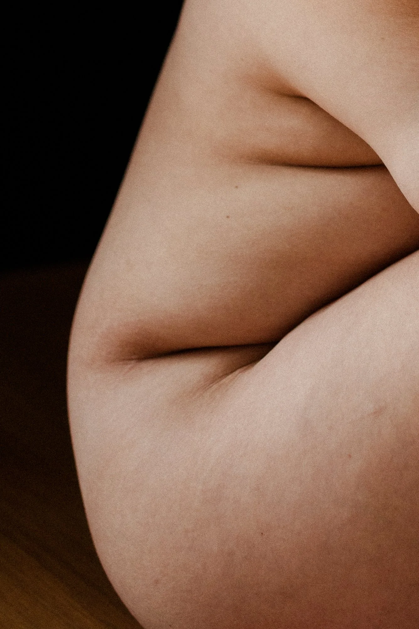 artistic fat-positive boudoir photography by Illuminate Boudoir-46.jpg