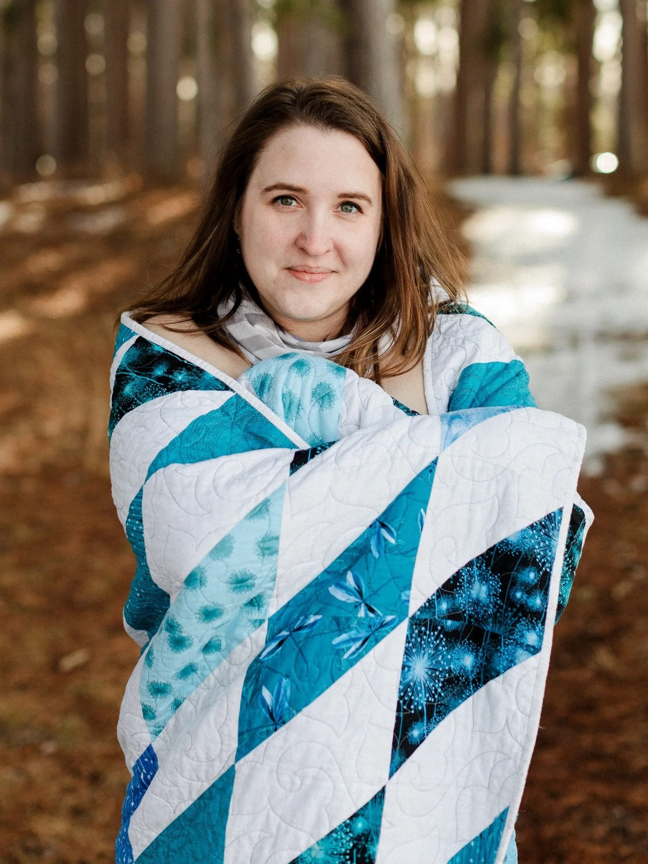 Curious how a winter outdoor boudoir session works, especially here in Minnesota?⁠

I started offering outdoor winter boudoir sessions a few years ago after numerous clients expressed interest in the concept. Admittedly, at first I was worried about 
