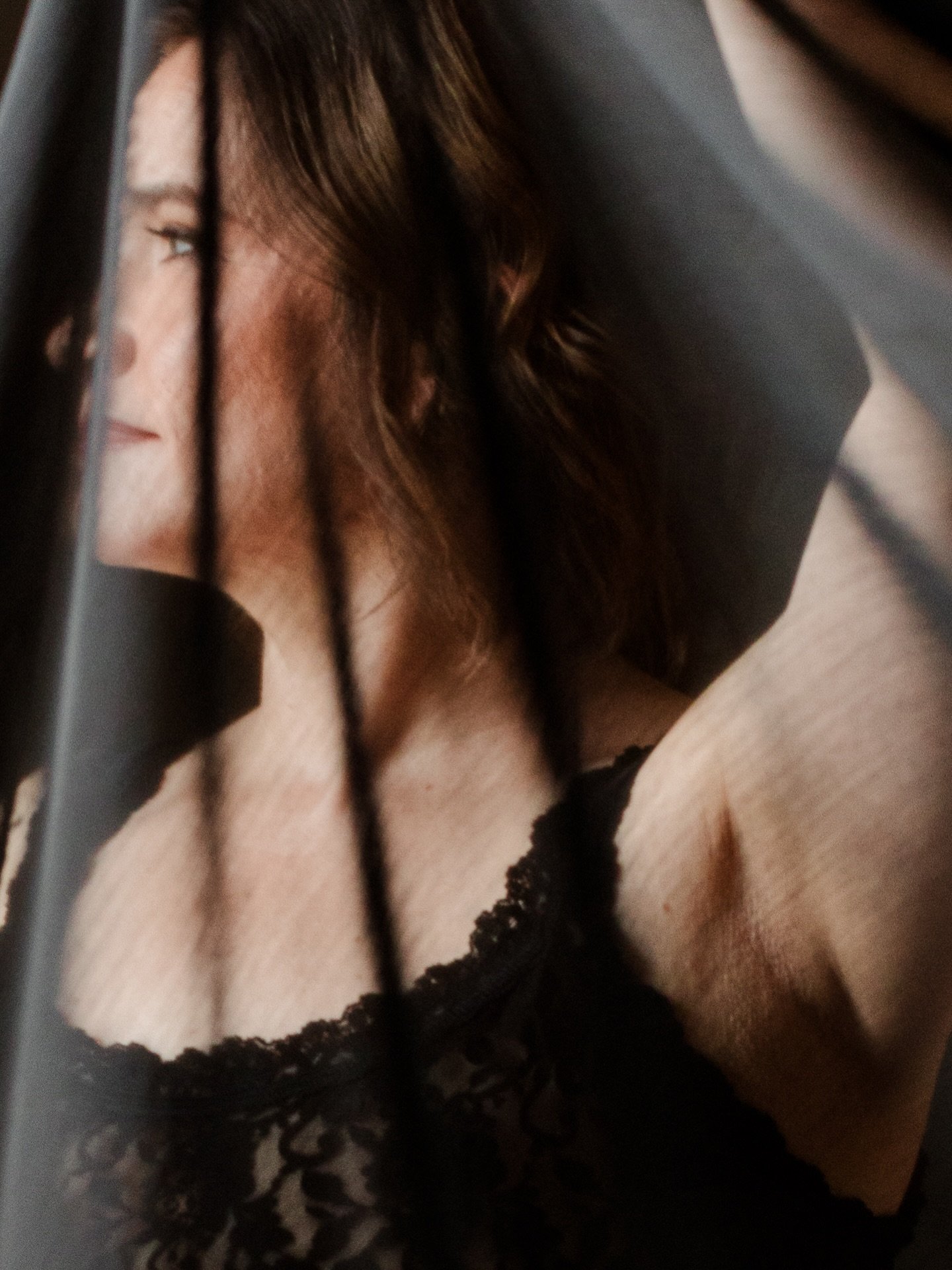 &ldquo;My boudoir experience&nbsp;felt like an apology to my past self for all of the time I spent hiding from the camera" 

What an incredible M is one of those moms who has a zillion photos of her kids and none of herself - she said . She was 