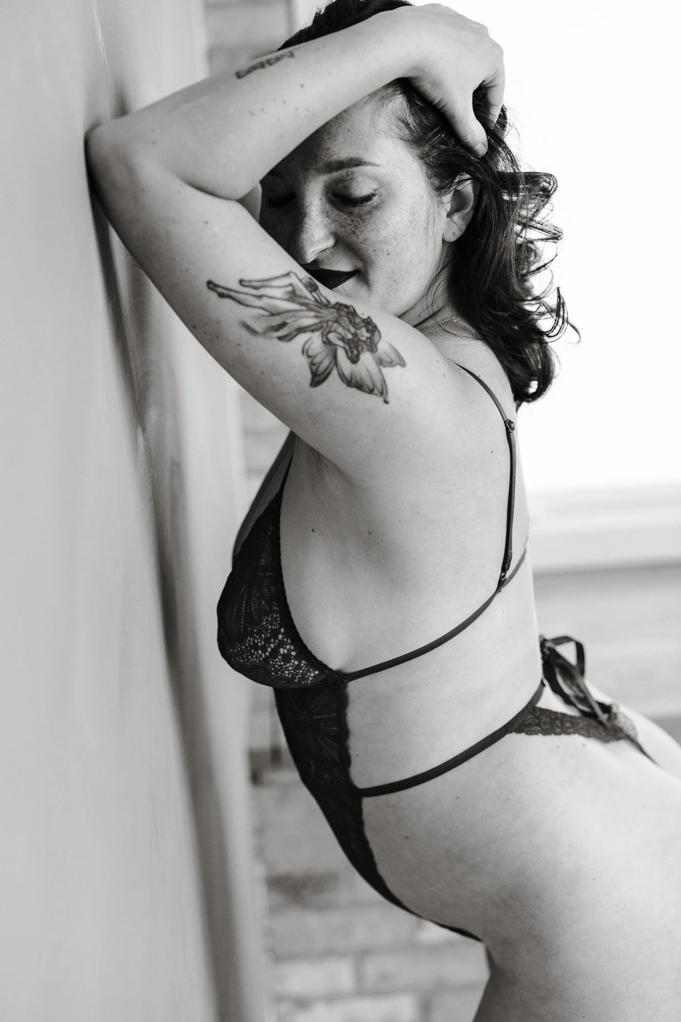 artist boudoir photography with painting by Illuminate Boudoir-13.jpg