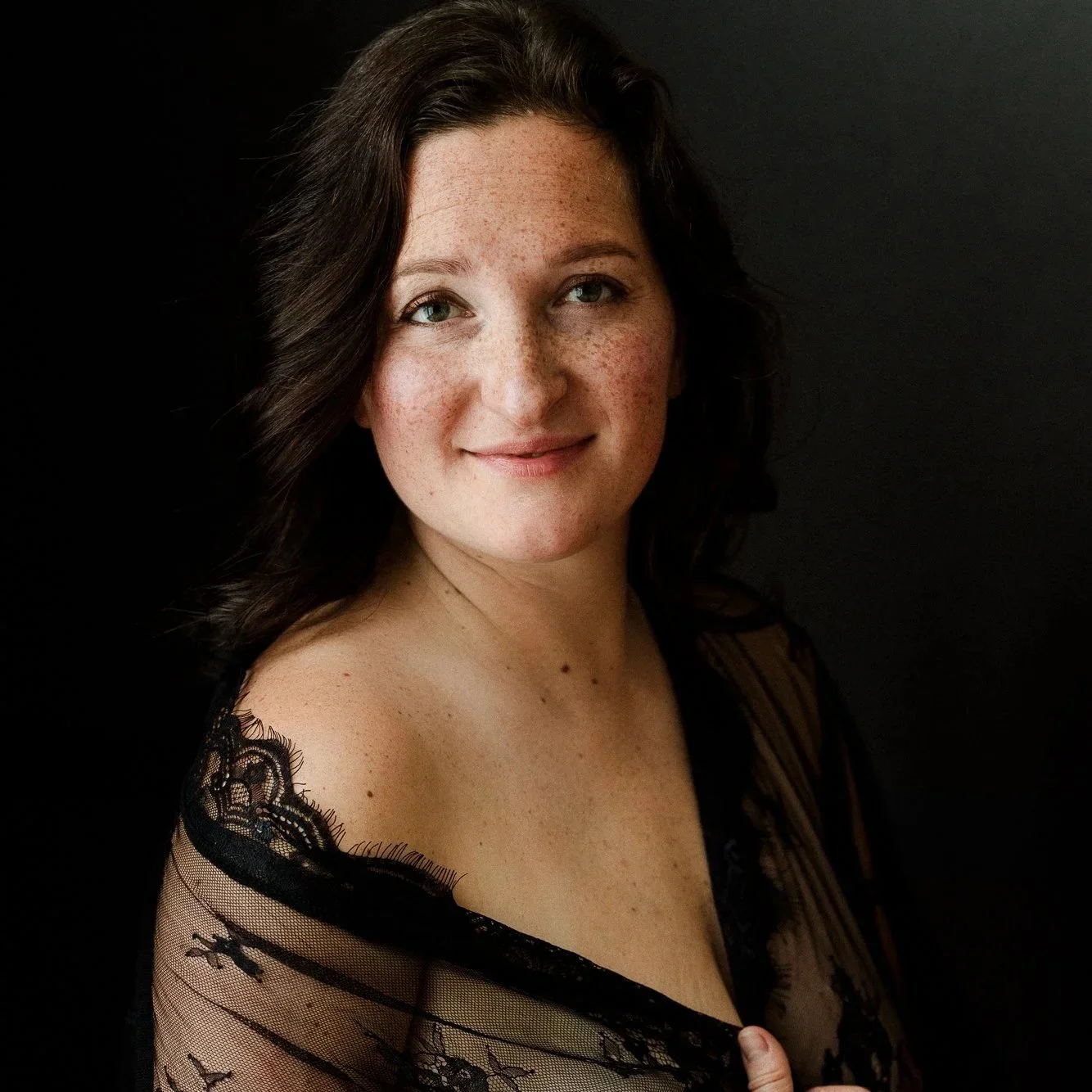 artist+boudoir+photography+with+painting+by+Illuminate+Boudoir-14.jpg