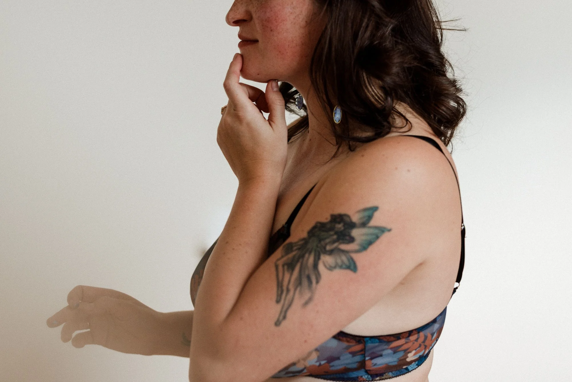 artist boudoir photography with painting by Illuminate Boudoir-29.jpg