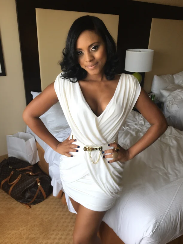 Dress and belt: BCBG MUA/Hair: Tierra Toggle
