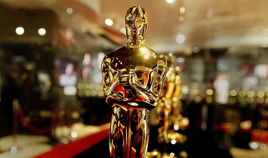 oscars-trophy-billboard-1548.jpg