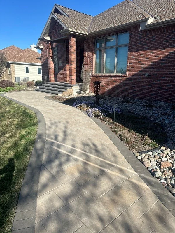 Paver Walkway 2.jpg