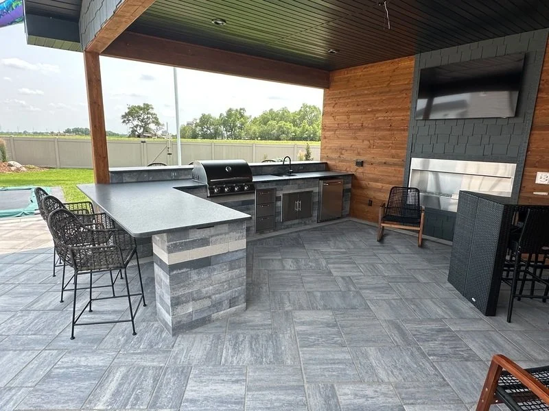 Outdoor kitchen.jpg