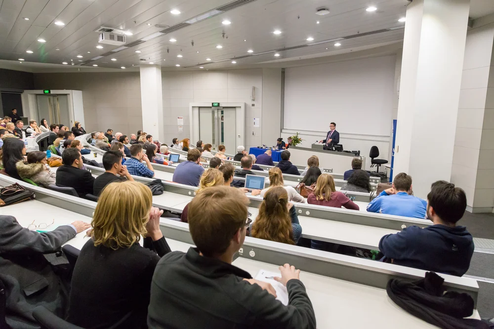 1.+Public+seminar+Laureate+-+28+July+2016+(2).jpg
