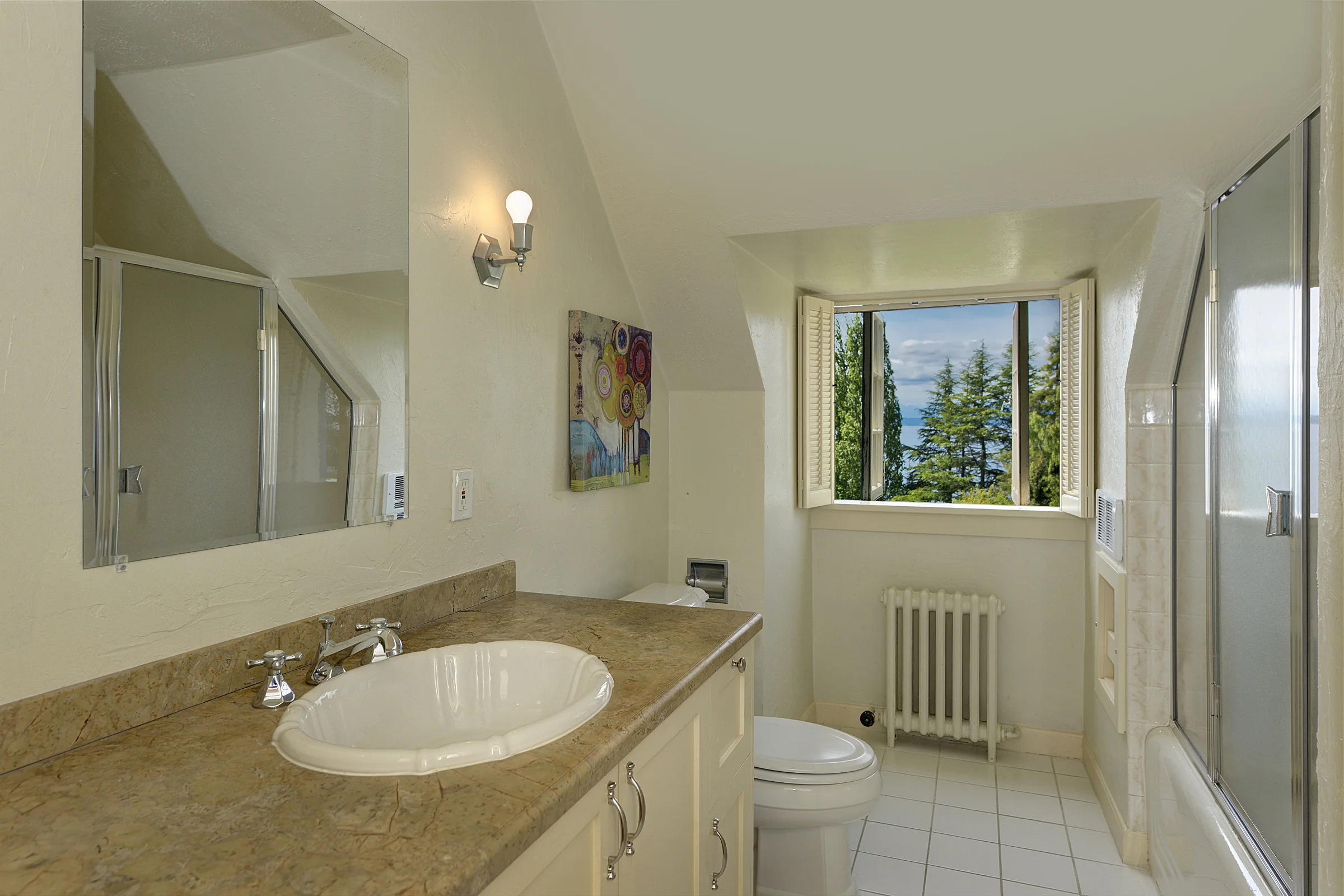 bathroom 1.jpg