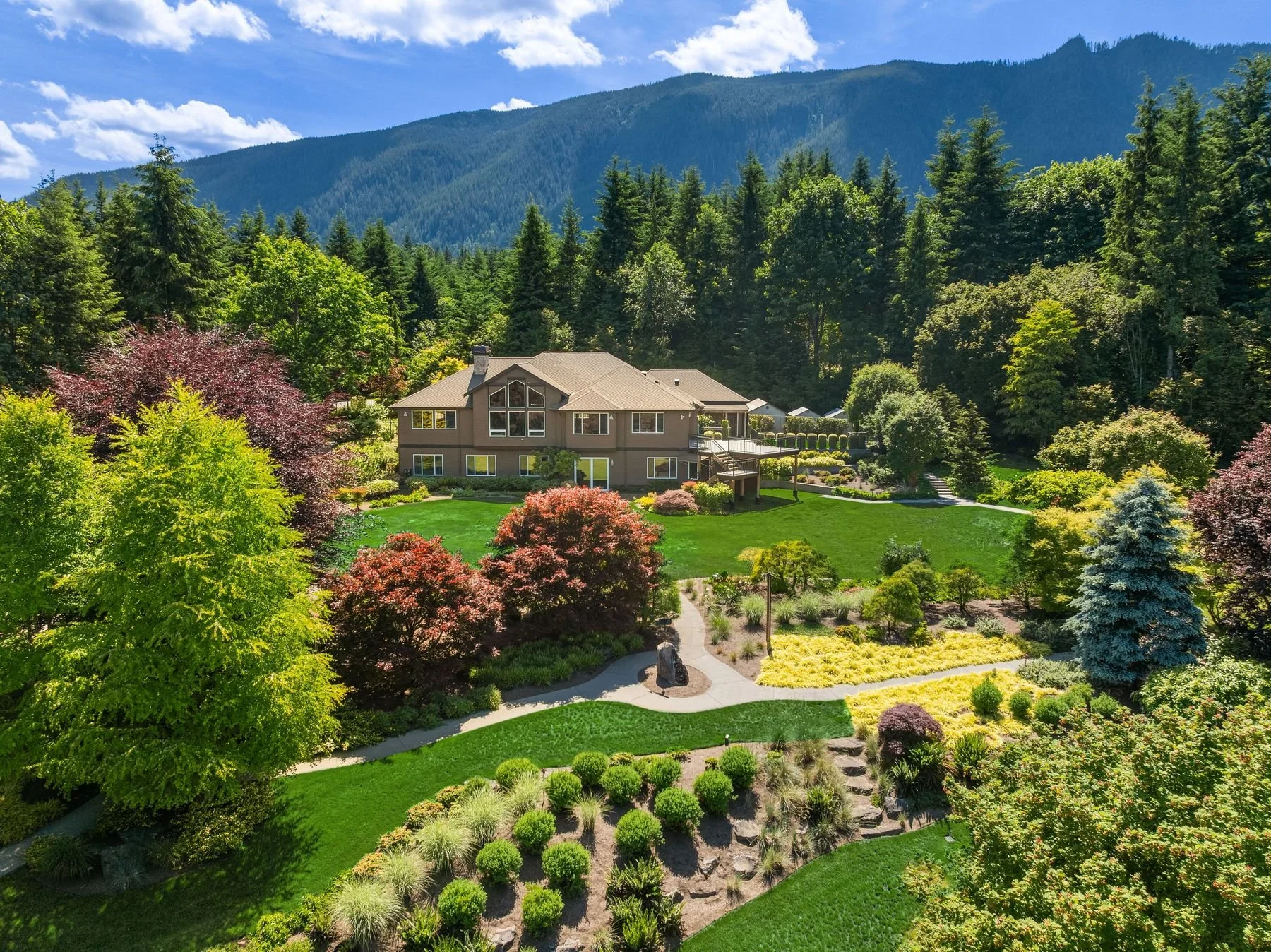 A CASCADIAN HAVEN - $2,888,000