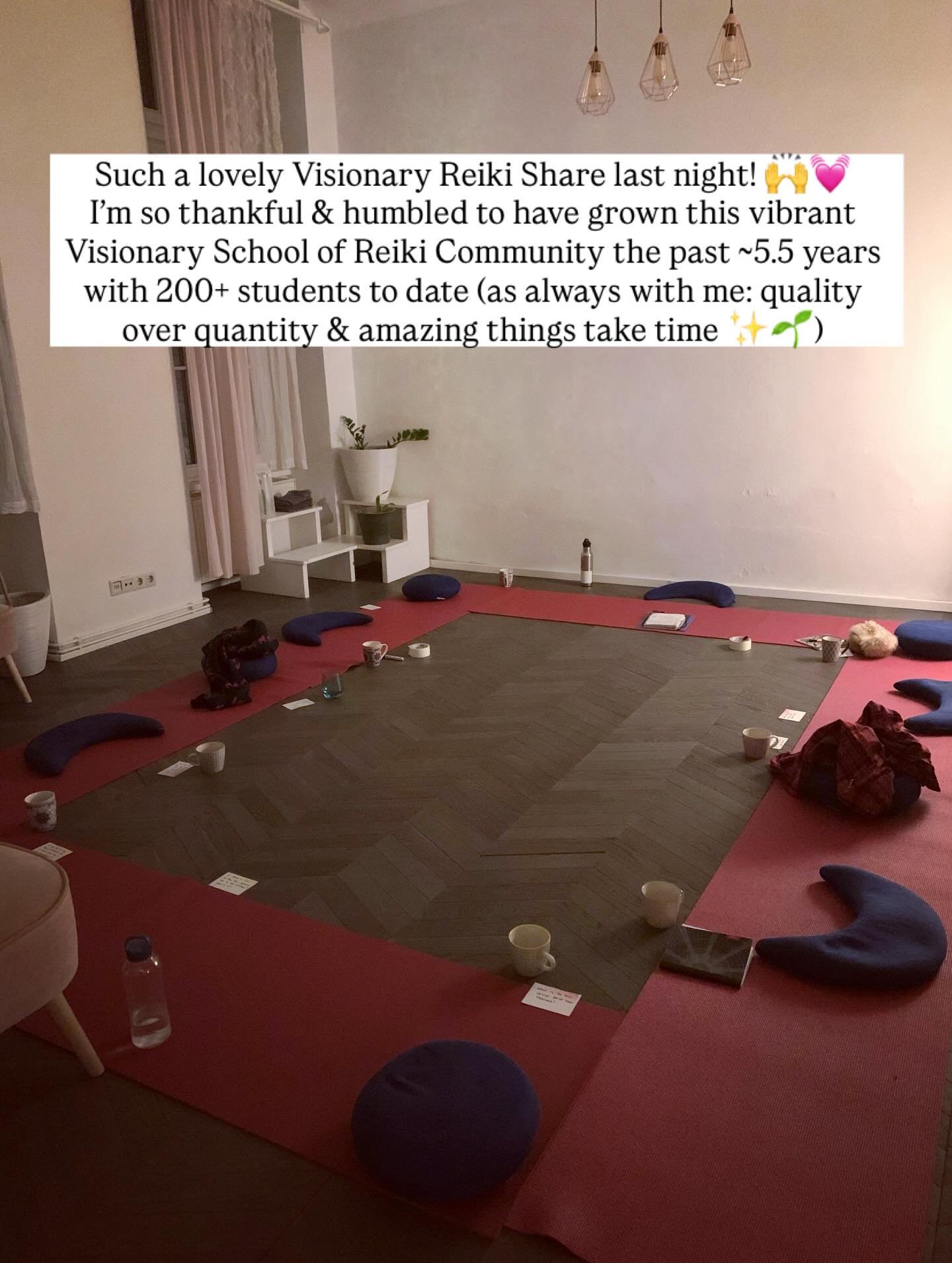 Super grateful to have been able to host another cozy &amp; insightful Visionary Reiki Share for @visionaryschoolofreiki Practitioners last night at our beloved @holographichealingnest 🐣💓✨
⠀
It is so life-affirming &amp; calming for my nervous syst