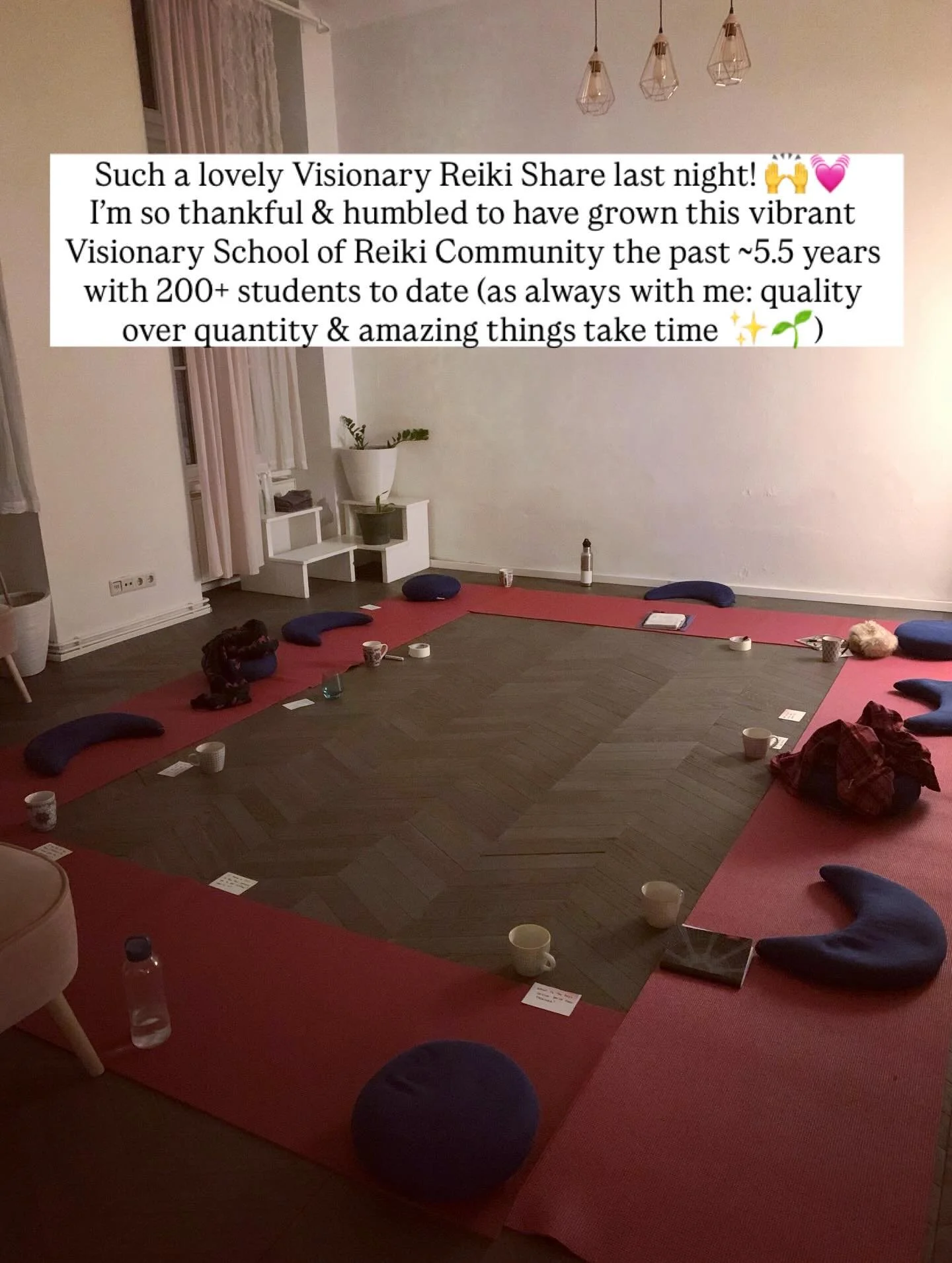 Super grateful to have been able to host another cozy &amp; insightful Visionary Reiki Share for @visionaryschoolofreiki Practitioners last night at our beloved @holographichealingnest 🐣💓✨
⠀
It is so life-affirming &amp; calming for my nervous syst
