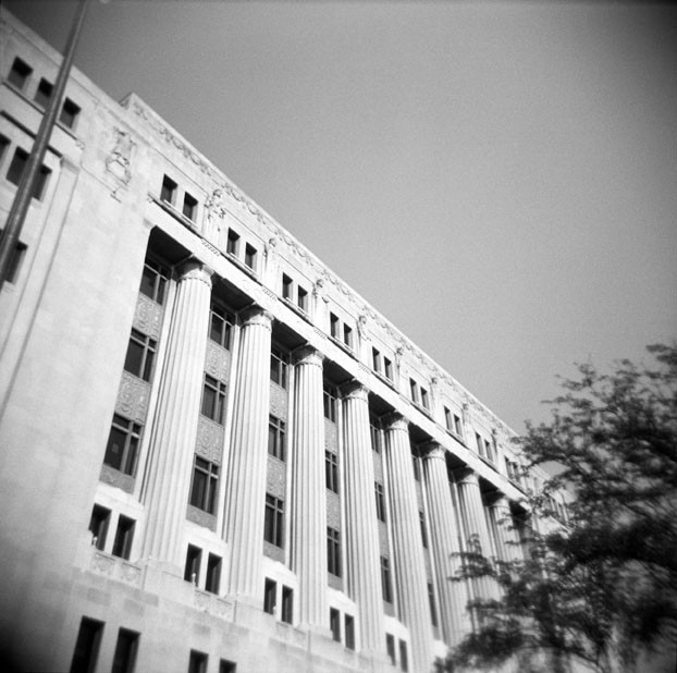 Cook County Courthouse at 26th and California (Photo: Comtesse DeSpair/Flickr)