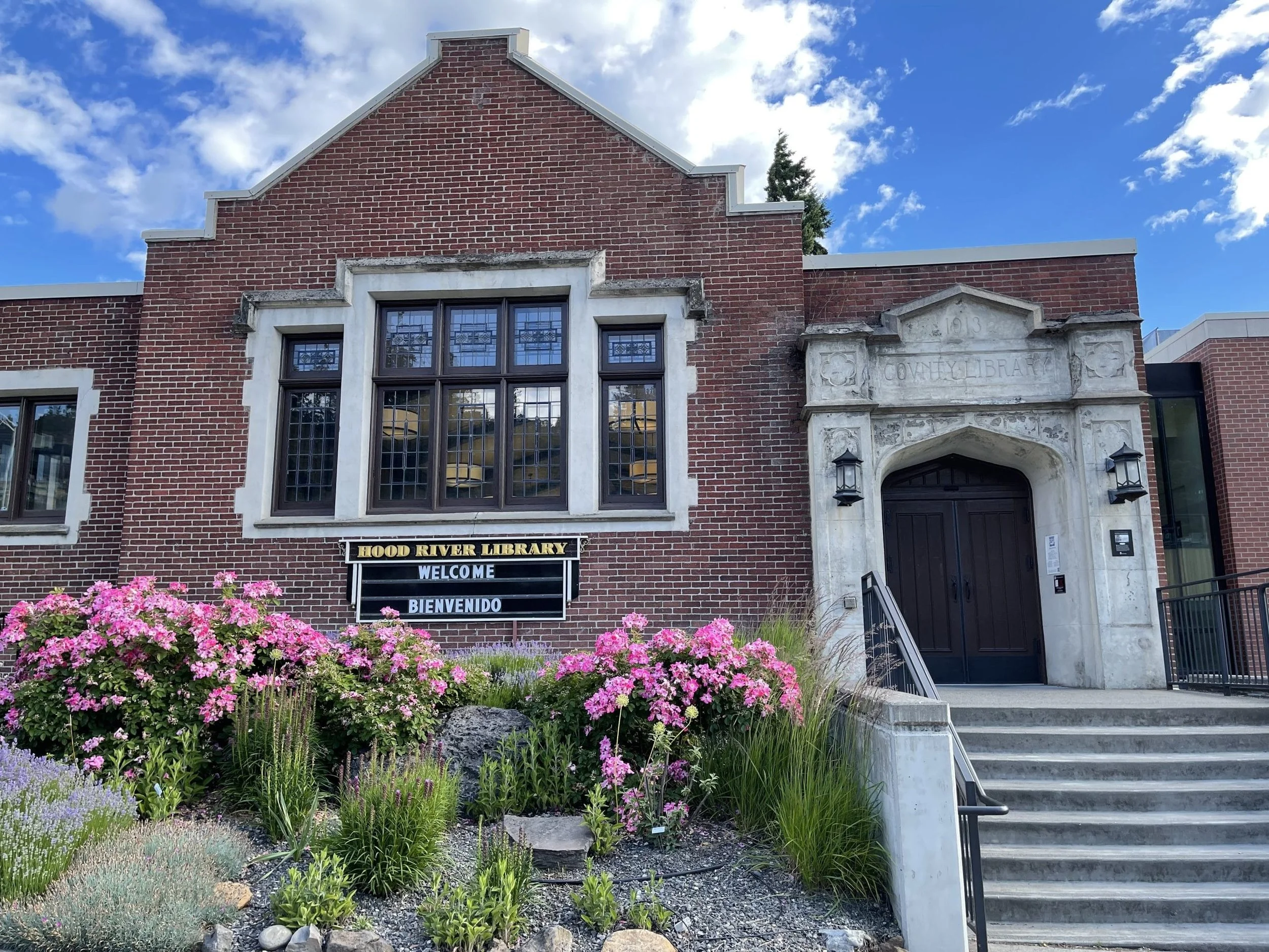 Columbia Gorge: Library Book Share