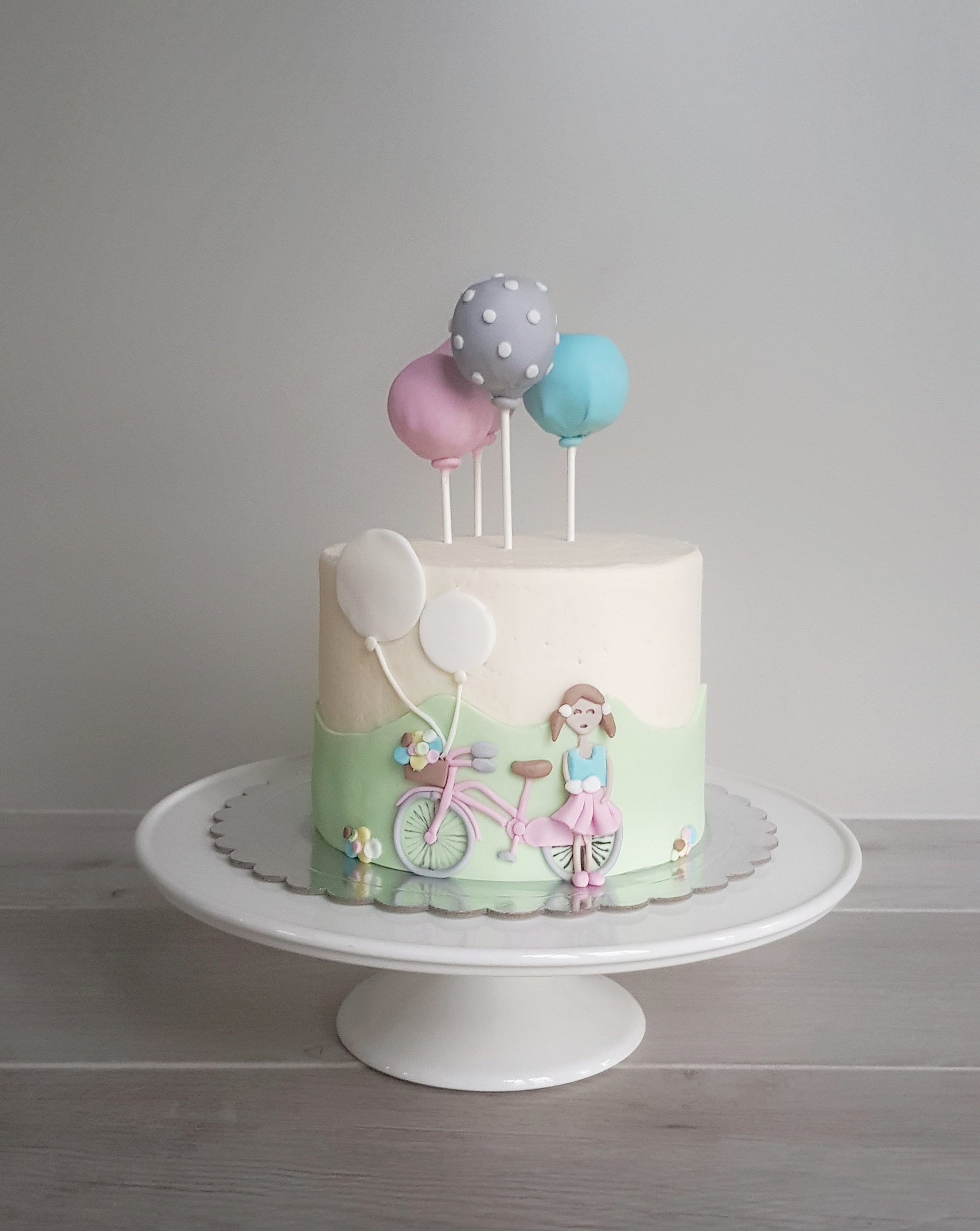 Raspberry Lamington Balloon Cake