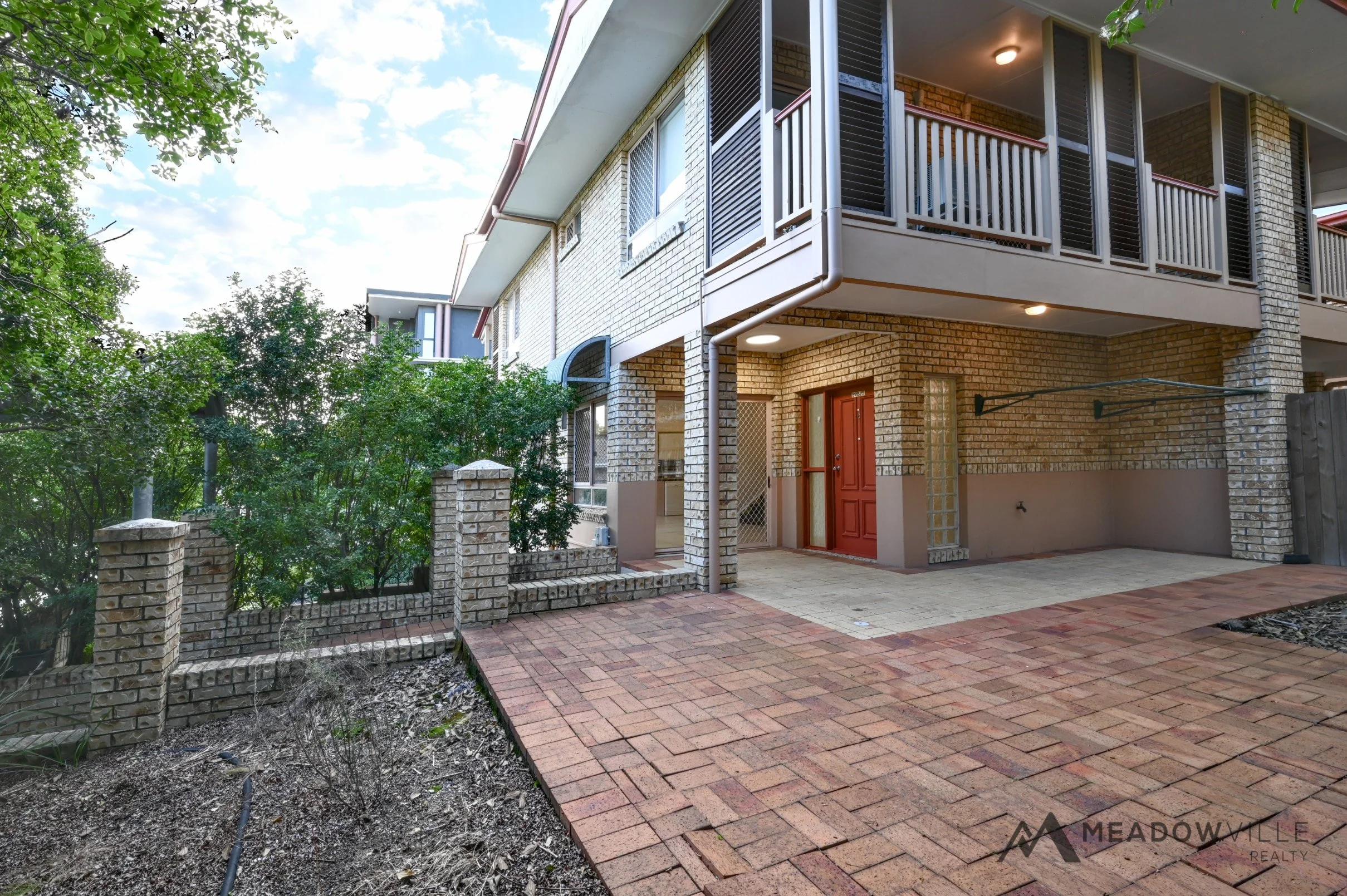 courtyard_01.jpg