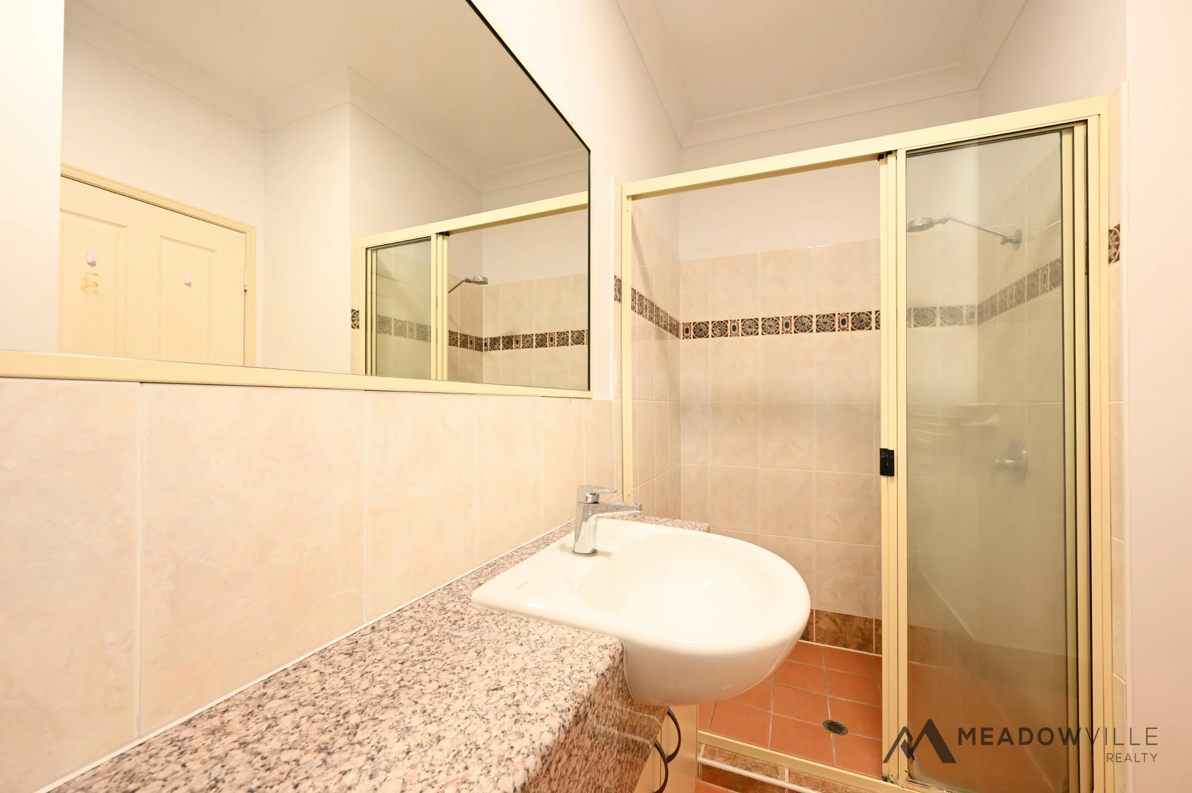 ensuite_01.jpg