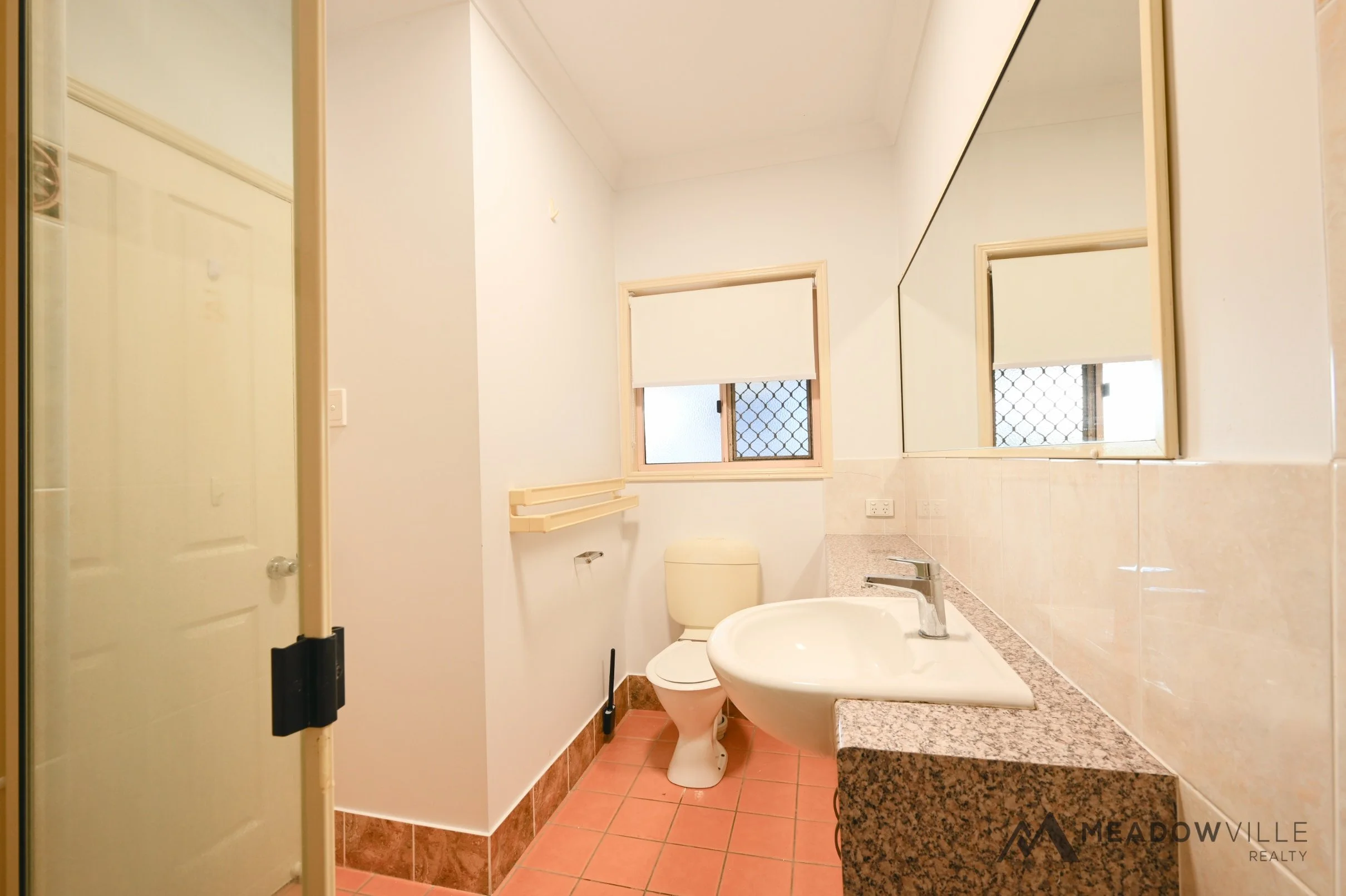 ensuite_02.jpg