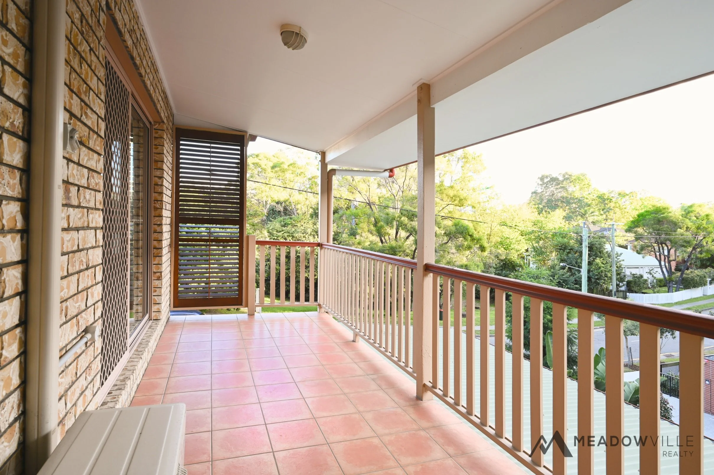 mst-balcony_01.jpg
