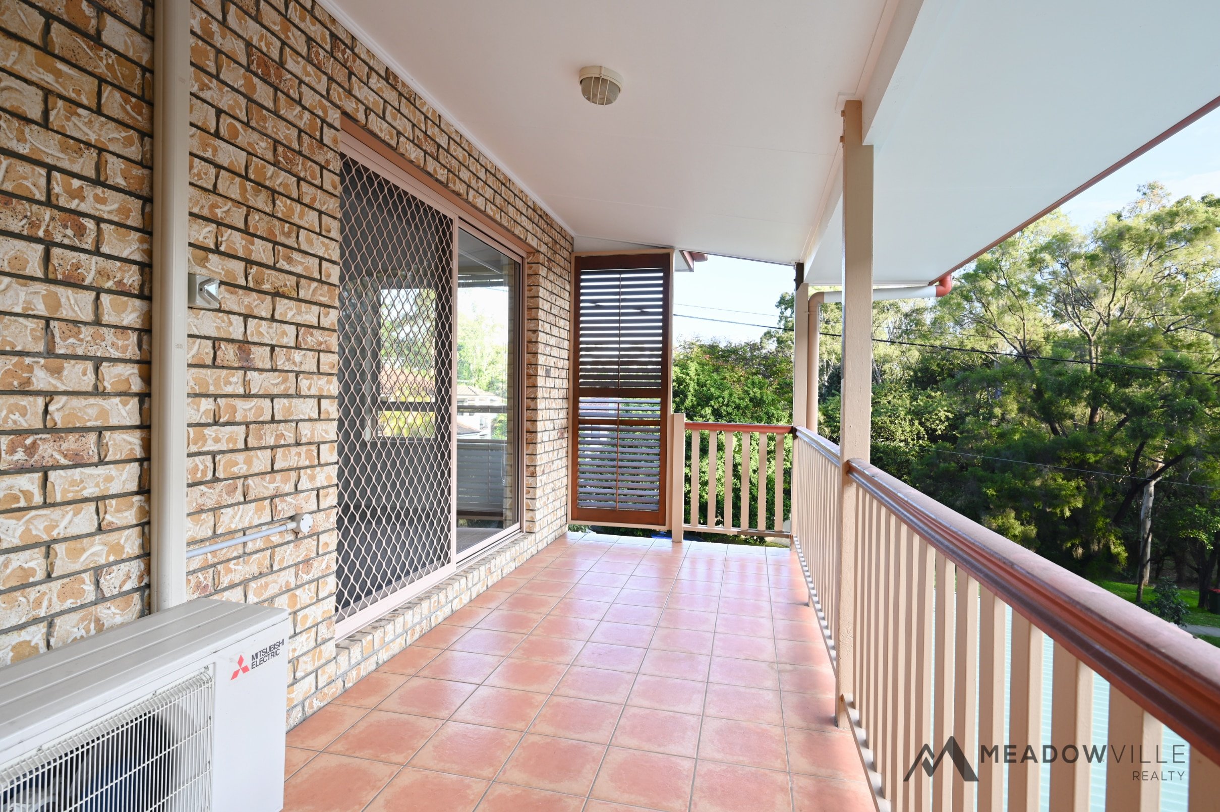 mst-balcony_02.jpg