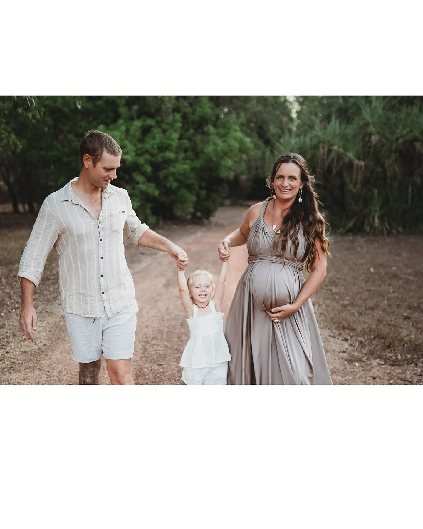 Sweet are the days, waiting, quiet wondering, as your family grows from three to four. How can you love another so deeply? Yet when they arrive, your heart blooms wider than you could ever imagine possible 🤍✨

Now booking Maternity + Newborns 2026 ✨