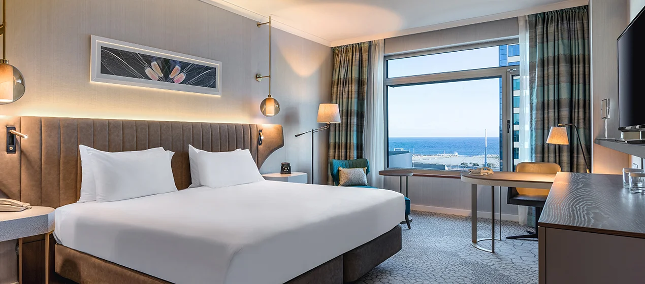 KING STANDARD GUEST ROOM WITH SEA VIEW