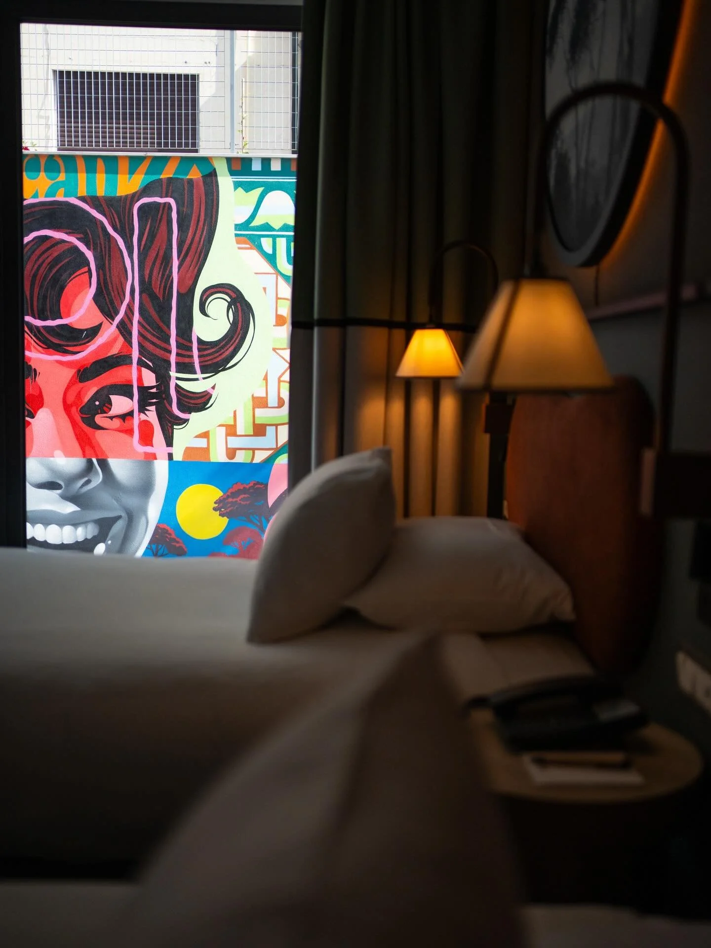 Where design meets art and the Eternal City outside.
The guest rooms at Spring House Hotel Rome Vatican reflect THDP’s vision of a serene Roman retreat - natural textures, soft lighting, and subtle nods to the city’s iconic pine trees.