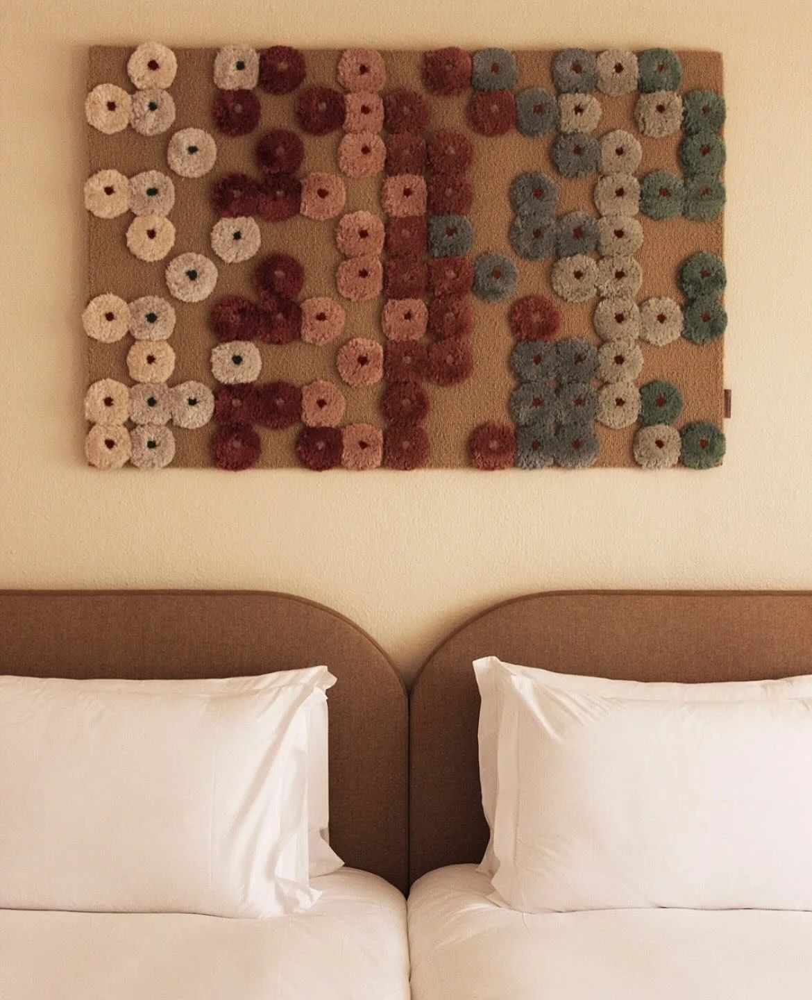 A room where every detail contributes to a peaceful stay, with comfort and functionality designed for the guest&rsquo;s everyday life.

#HyattRegency #thdp #WorldOfHyatt #Hotelinterior #Hotelstyle @hyattregencyvilamouraalgarve