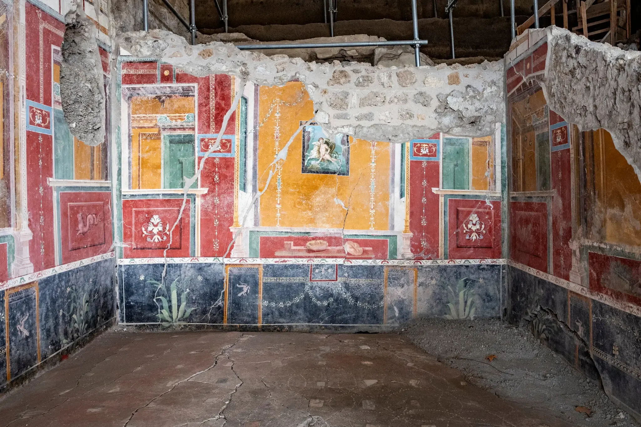 11HS-tb-pompeii-01-qpcw-superJumbo.jpg.webp