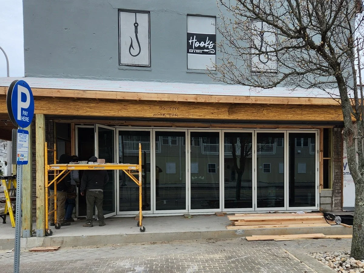 Hooks Bar & Grill in Seaside Heights, NJ BiFold Doors by Vetrina Windows