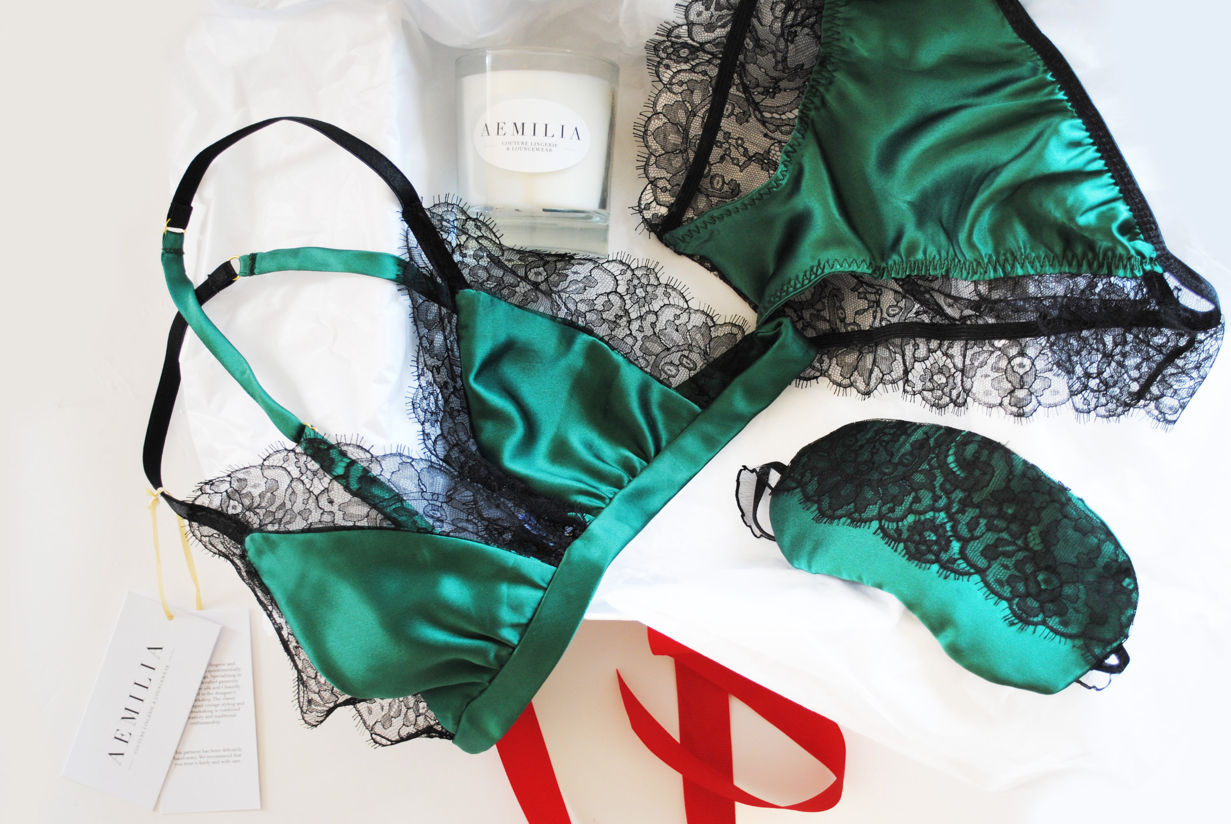 LINGERIE CHRISTMAS SET IN BOX.jpg